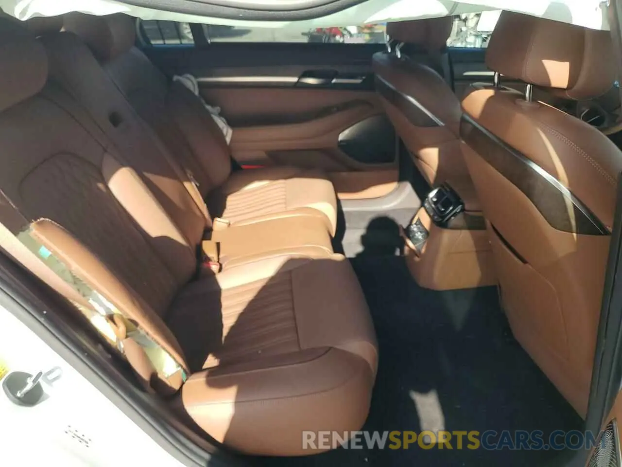 11 fotografías del automóvil dañado KMTF34PA0NU092980 GENESIS G90 2022