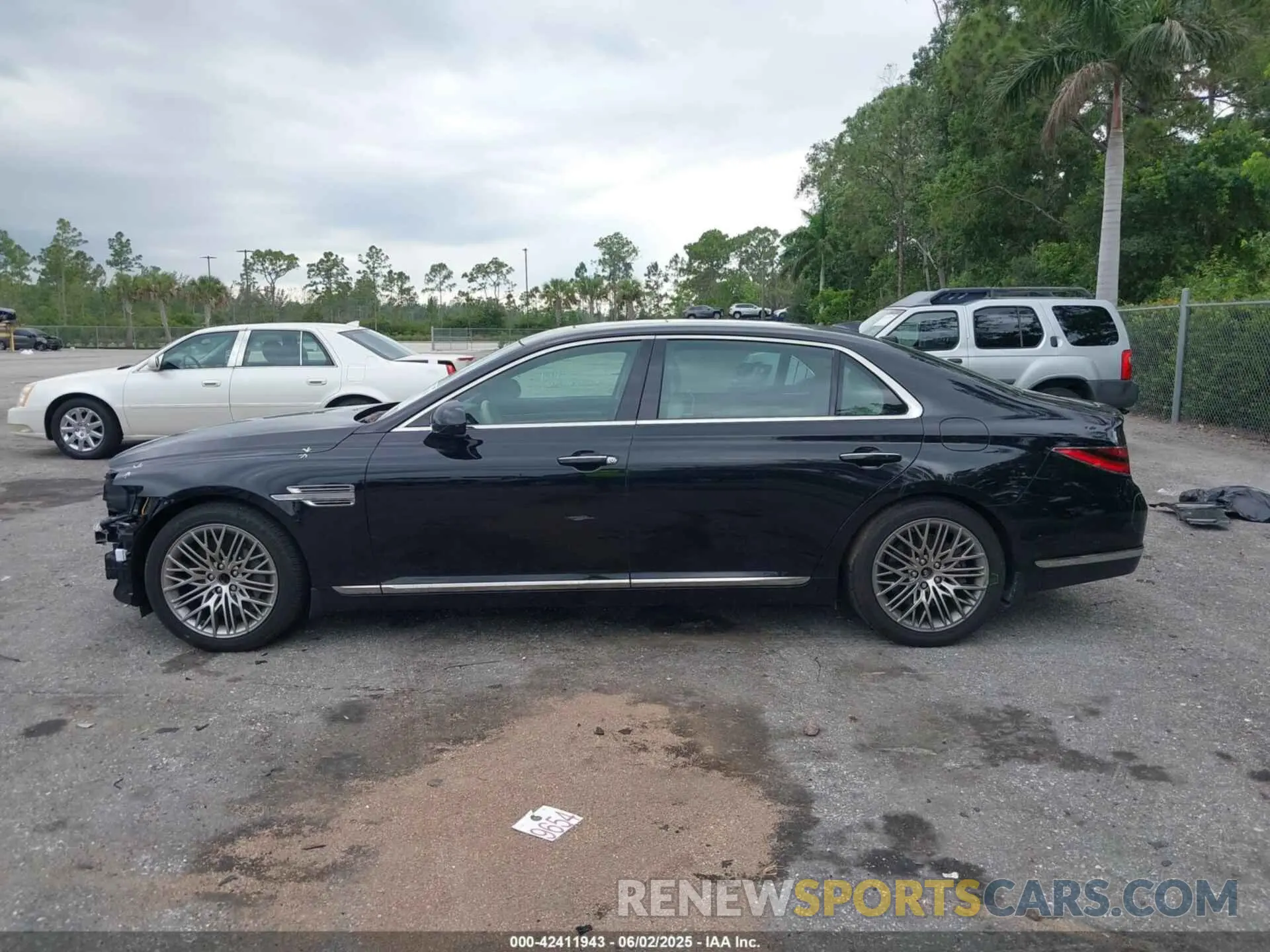 15 fotografías del automóvil dañado KMTF54PH6NU096409 GENESIS G90 2022