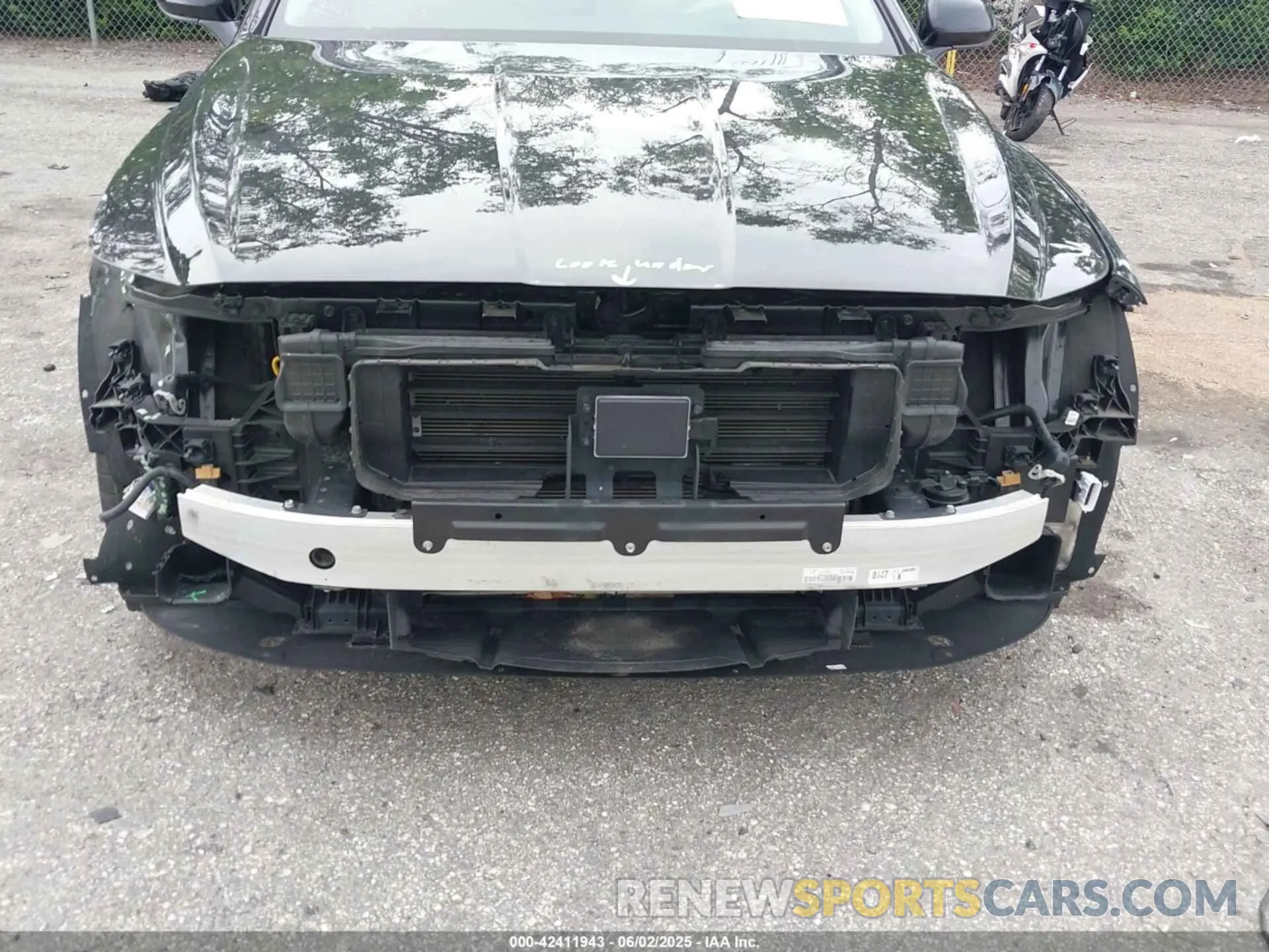 6 fotografías del automóvil dañado KMTF54PH6NU096409 GENESIS G90 2022