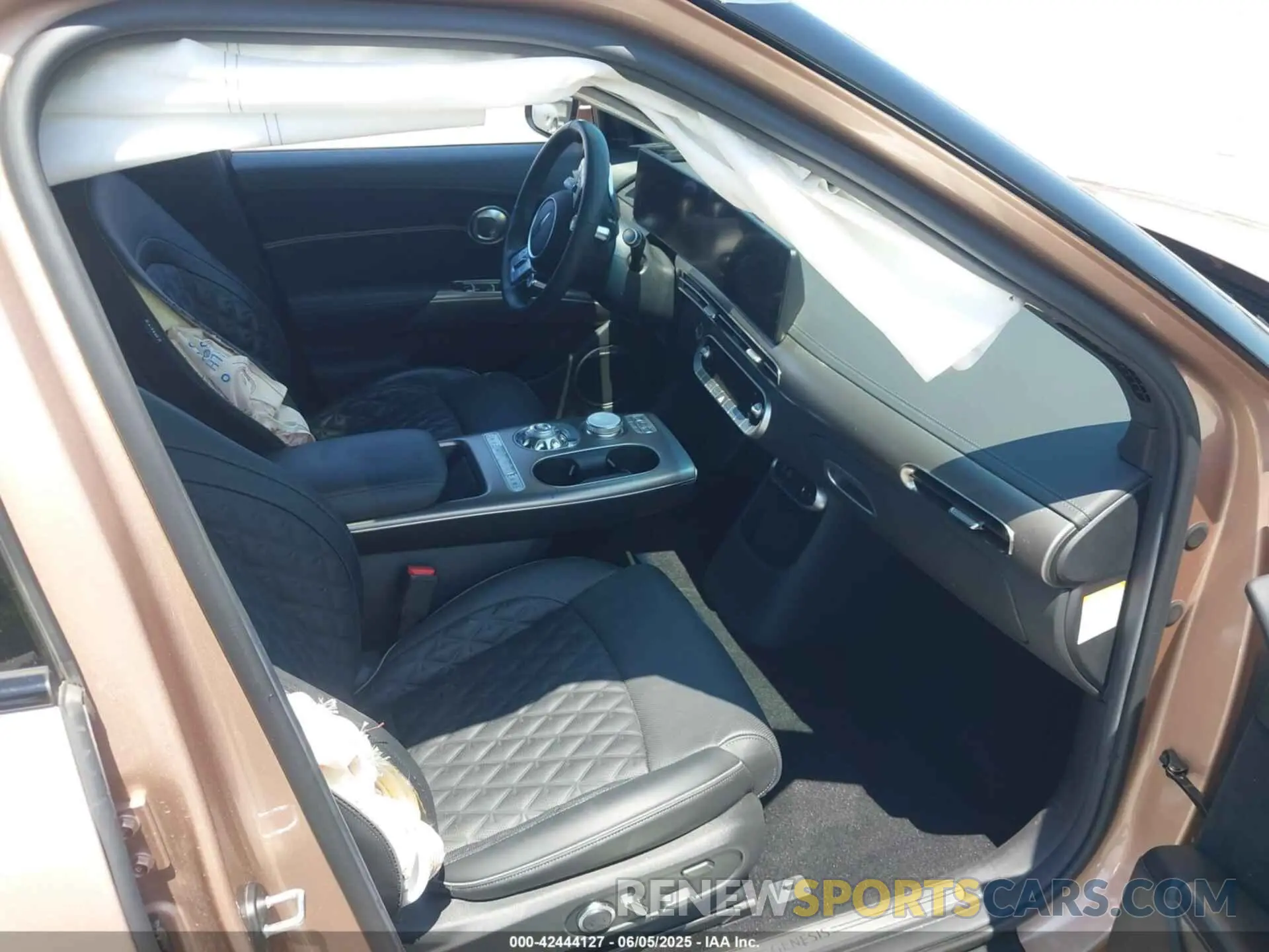 5 fotografías del automóvil dañado KMUKEDTB2PU008745 GENESIS GV60 2023