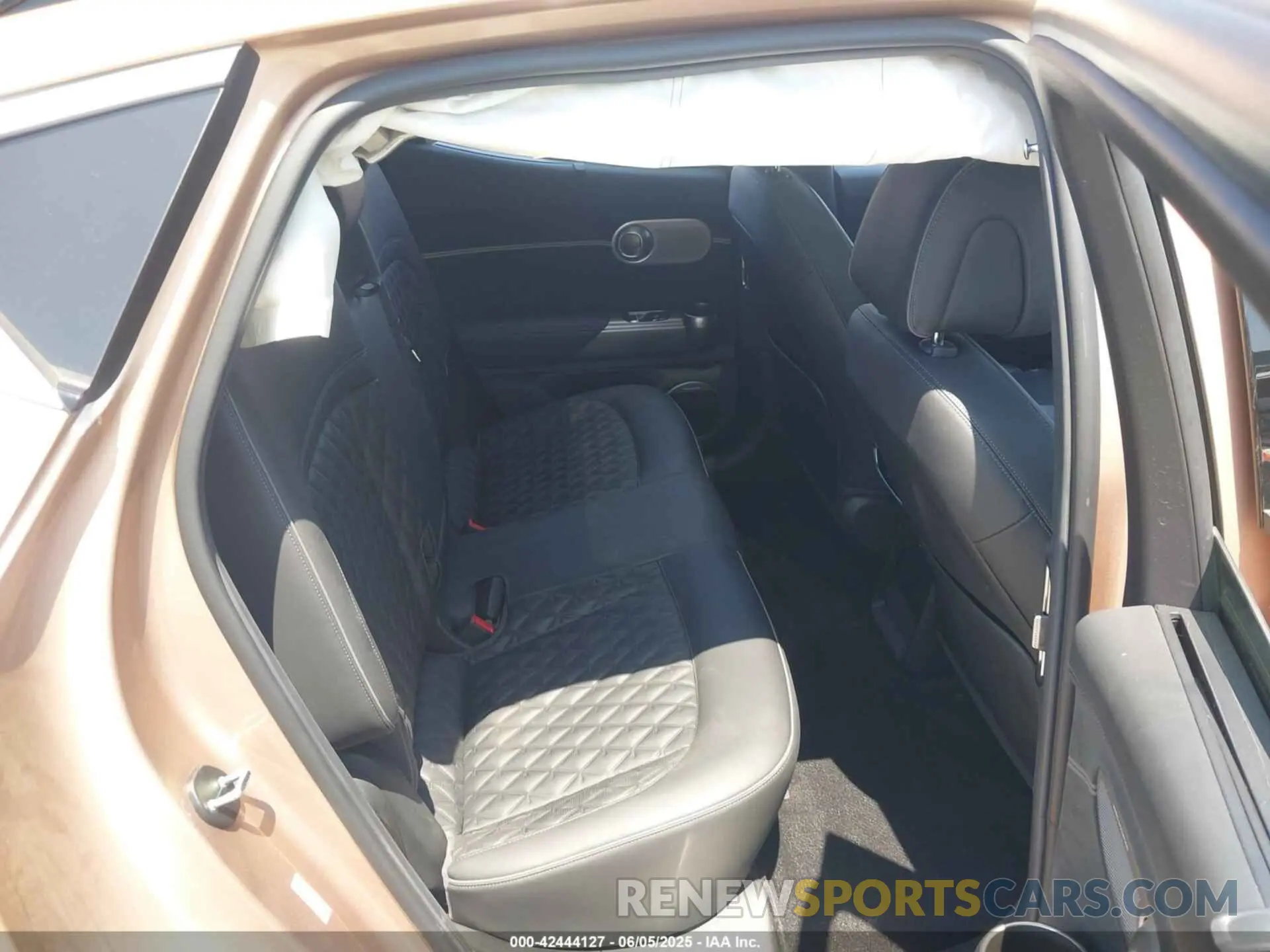 8 fotografías del automóvil dañado KMUKEDTB2PU008745 GENESIS GV60 2023