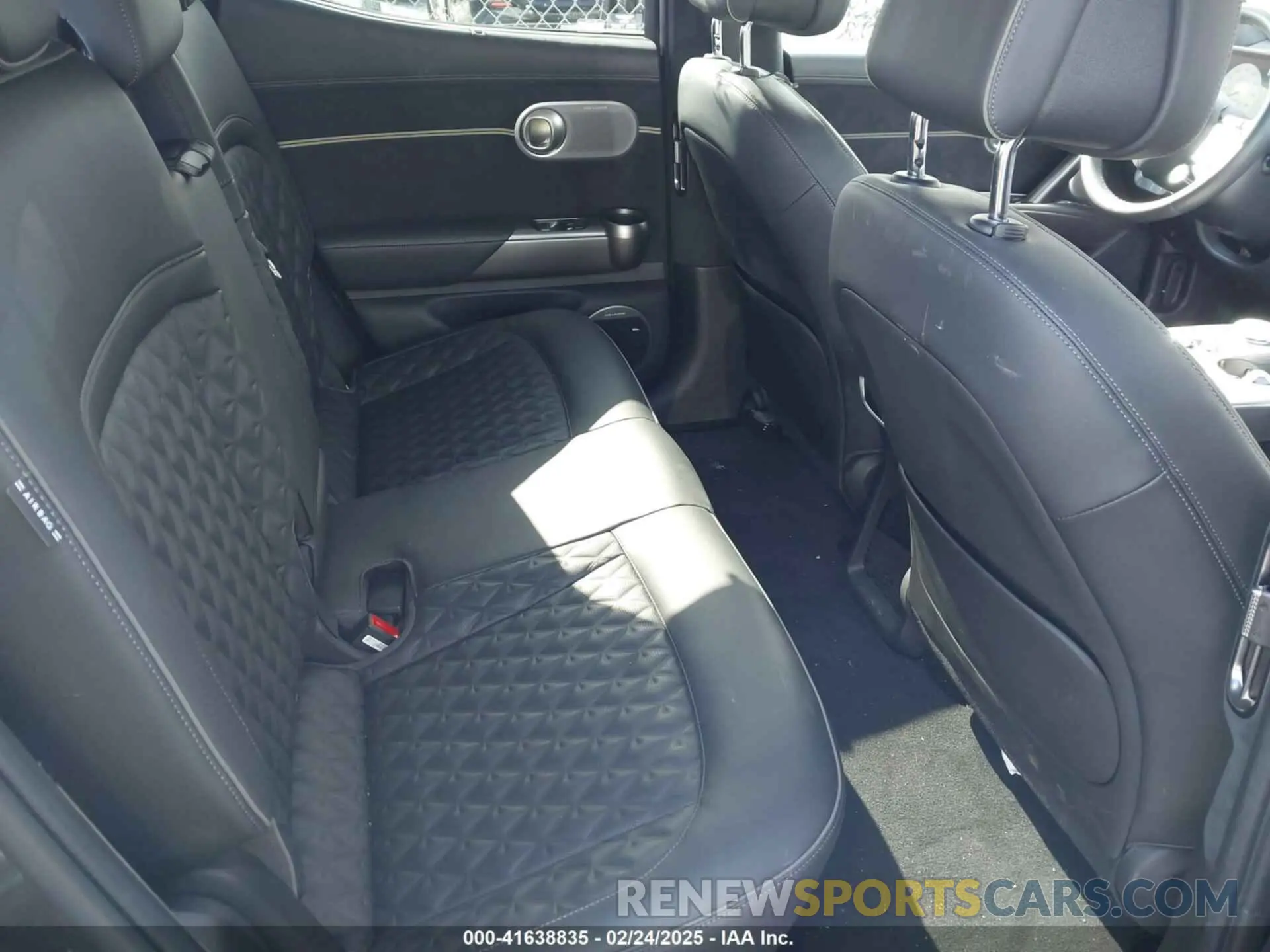 8 fotografías del automóvil dañado KMUKEDSBXRU023868 GENESIS GV60 2024