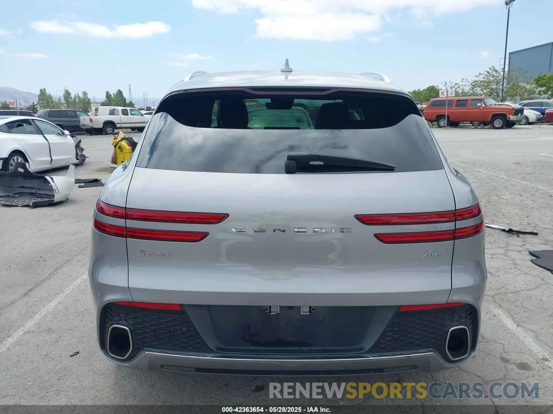 17 fotografías del automóvil dañado KMUMADTB7NU066965 GENESIS GV70 2022