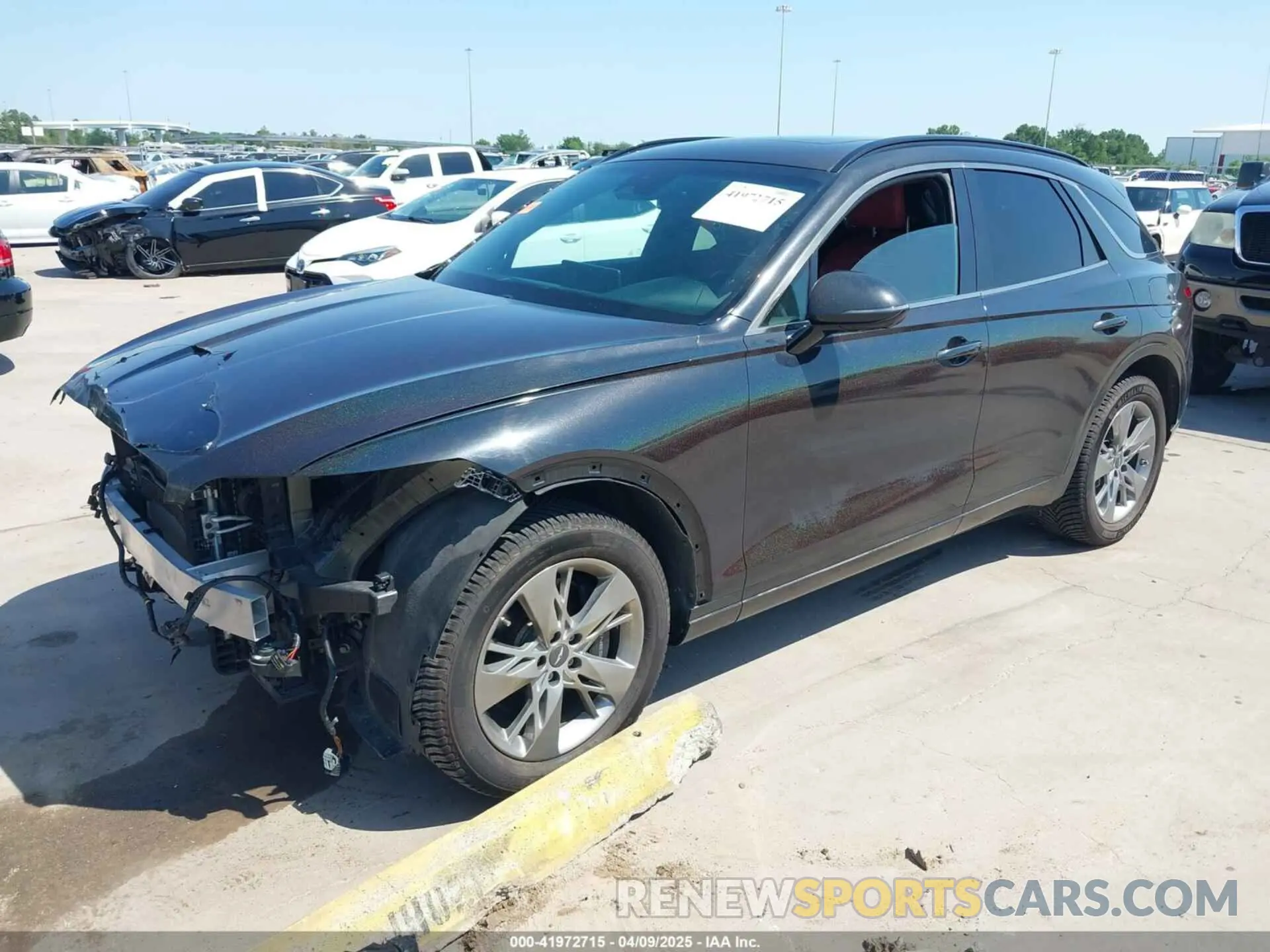 2 fotografías del automóvil dañado KMUMCDTC2NU014257 GENESIS GV70 2022