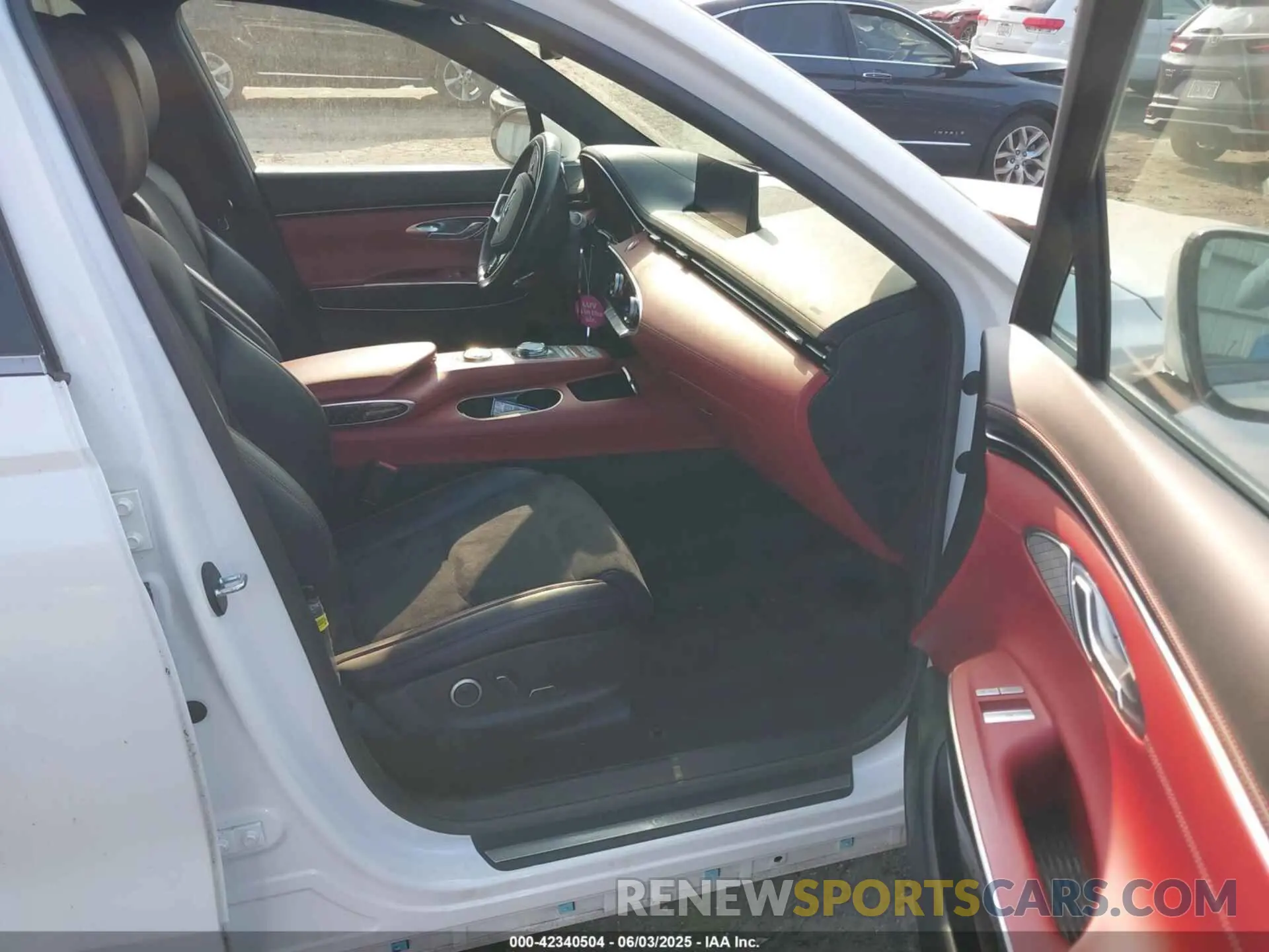 5 fotografías del automóvil dañado KMUMCDTC6NU040733 GENESIS GV70 2022