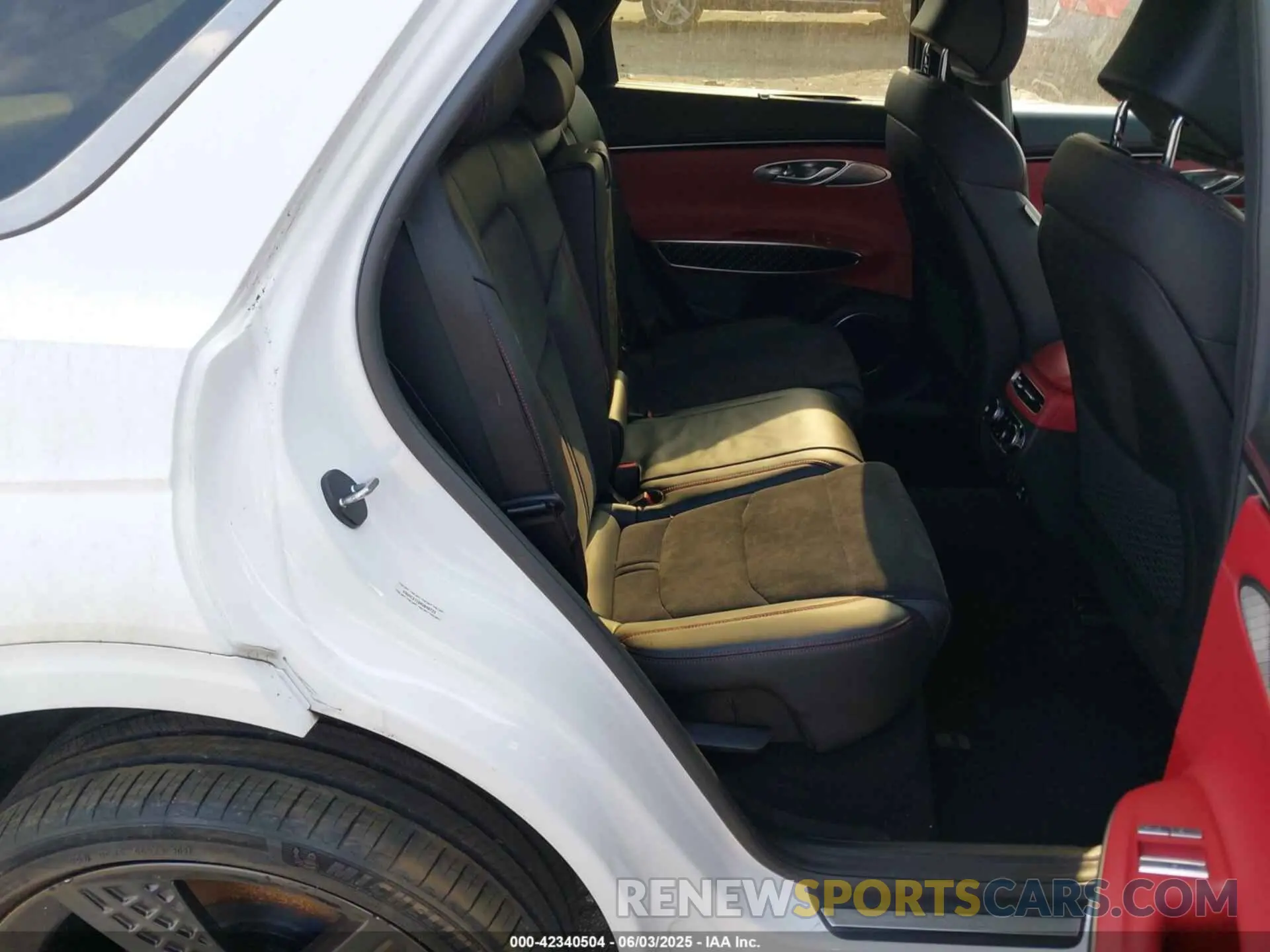8 fotografías del automóvil dañado KMUMCDTC6NU040733 GENESIS GV70 2022