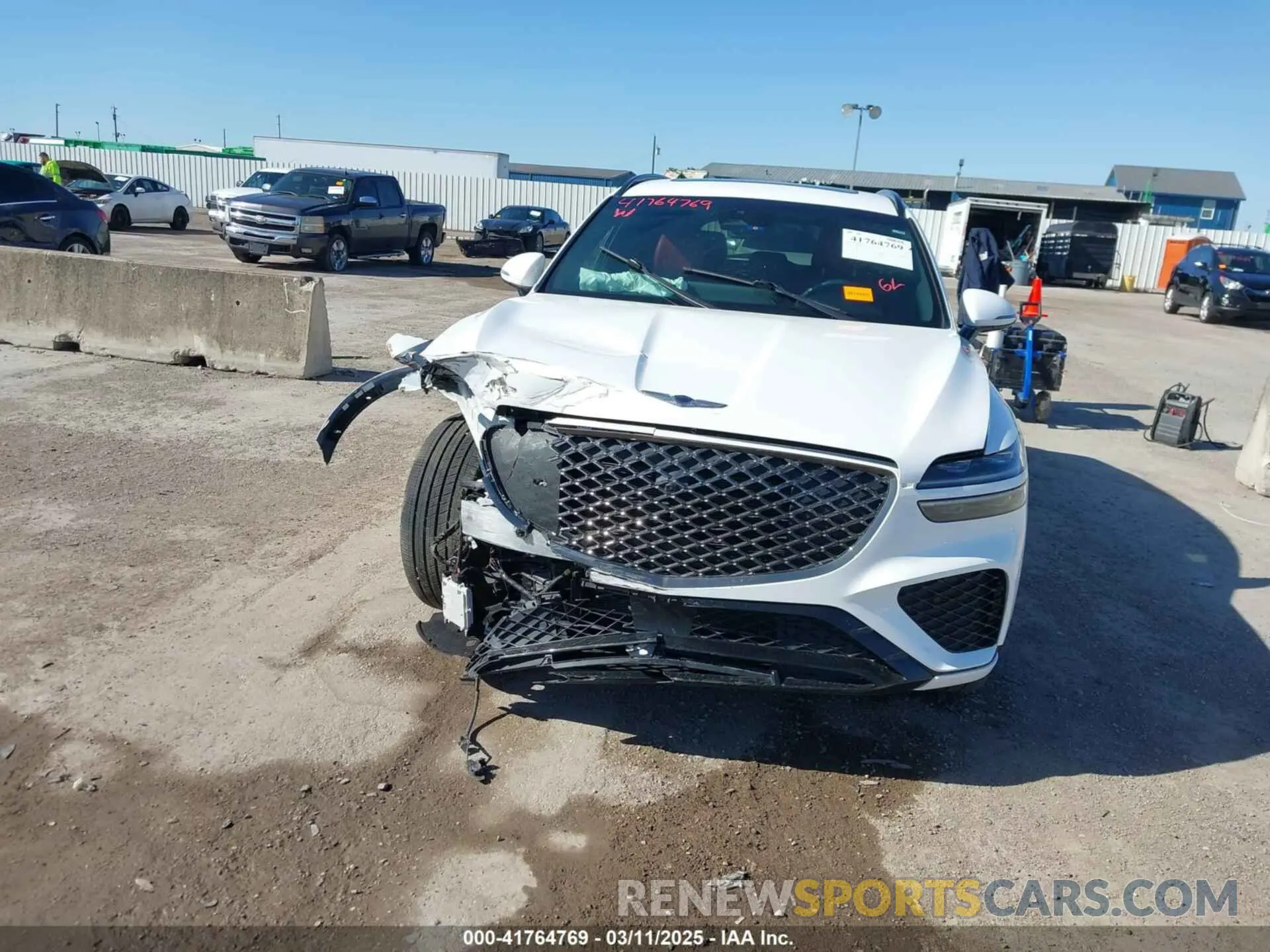 12 fotografías del automóvil dañado KMUMADTB0PU087966 GENESIS GV70 2023