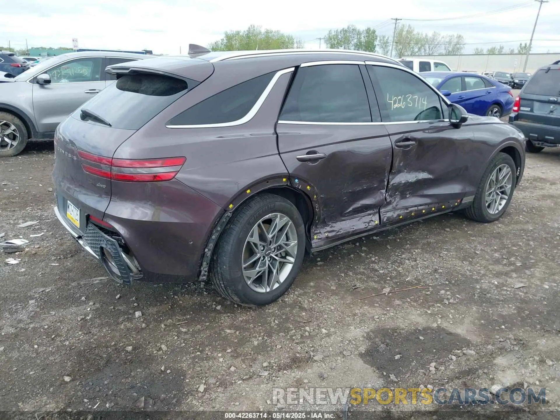 4 fotografías del automóvil dañado KMUMADTB1PU079293 GENESIS GV70 2023