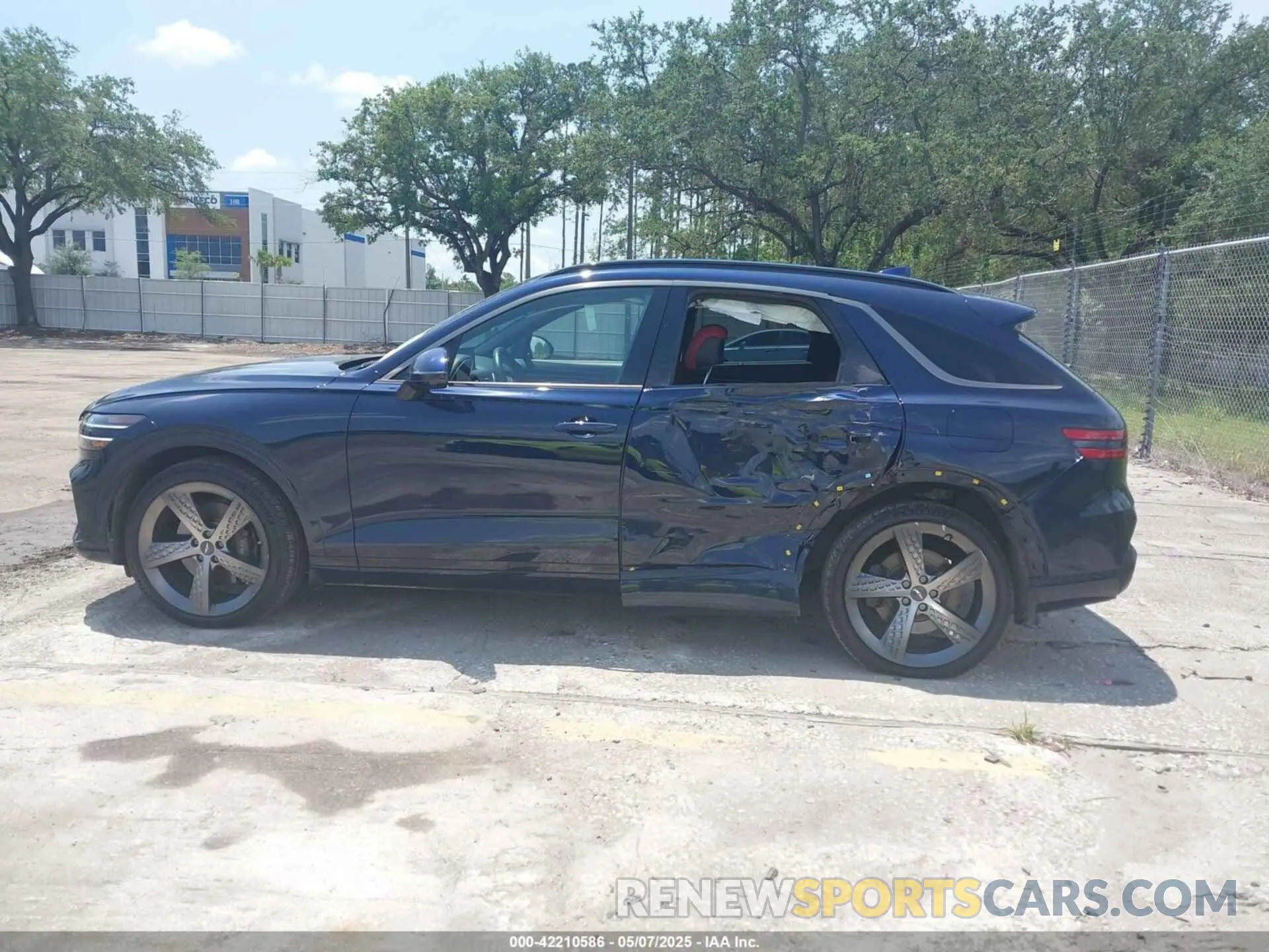 14 fotografías del automóvil dañado KMUMADTB1PU100692 GENESIS GV70 2023