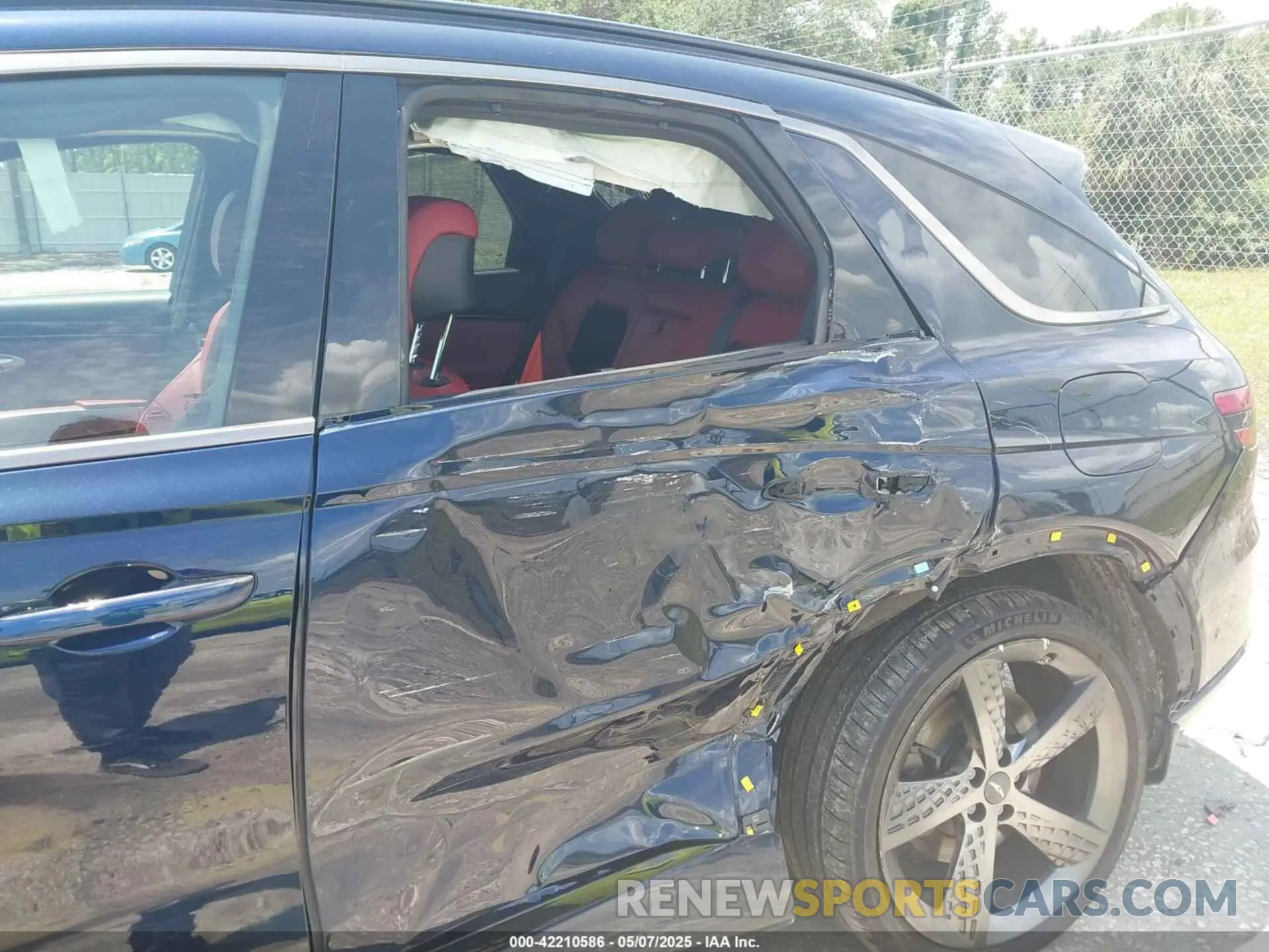 6 fotografías del automóvil dañado KMUMADTB1PU100692 GENESIS GV70 2023