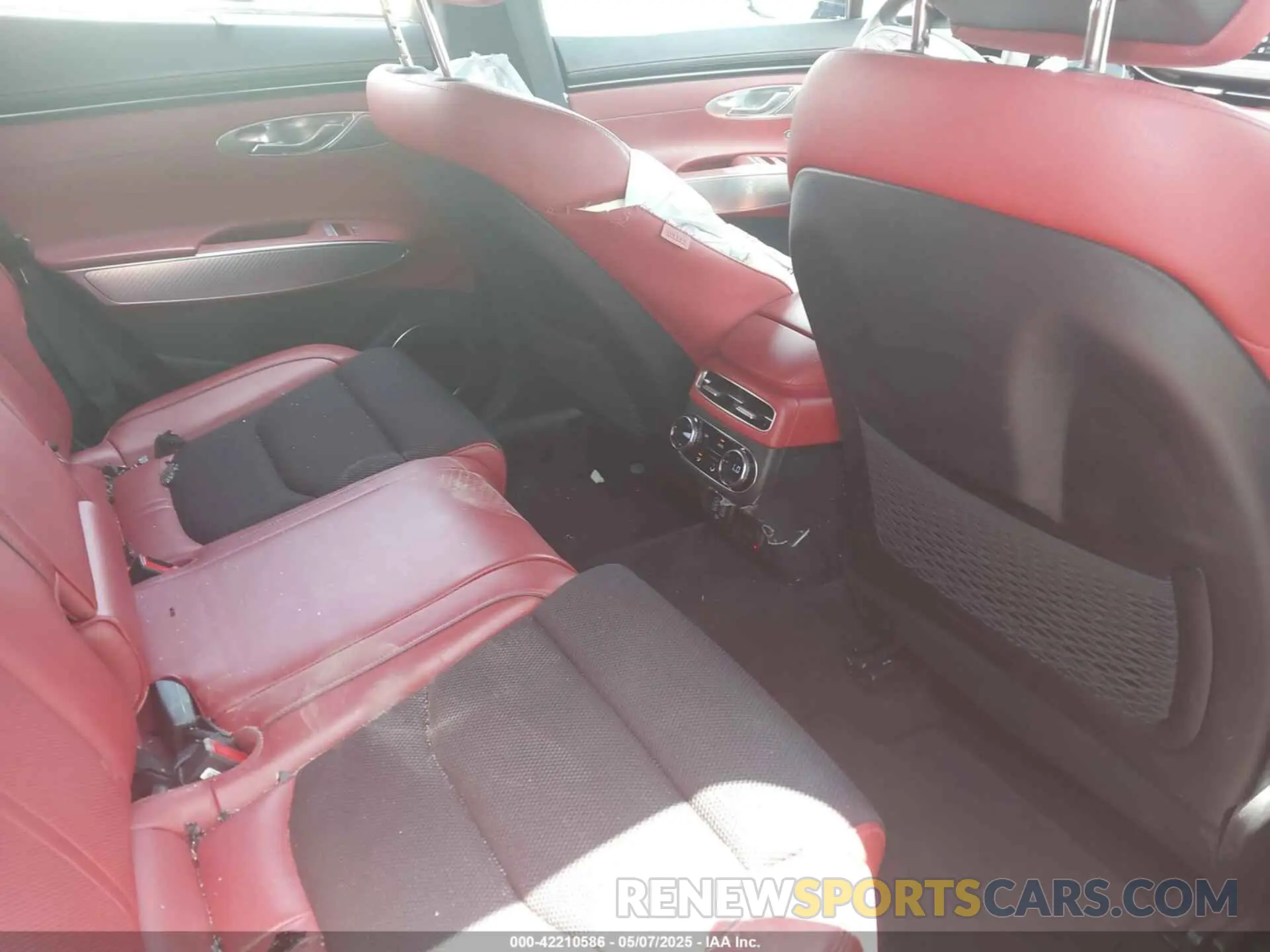 8 fotografías del automóvil dañado KMUMADTB1PU100692 GENESIS GV70 2023