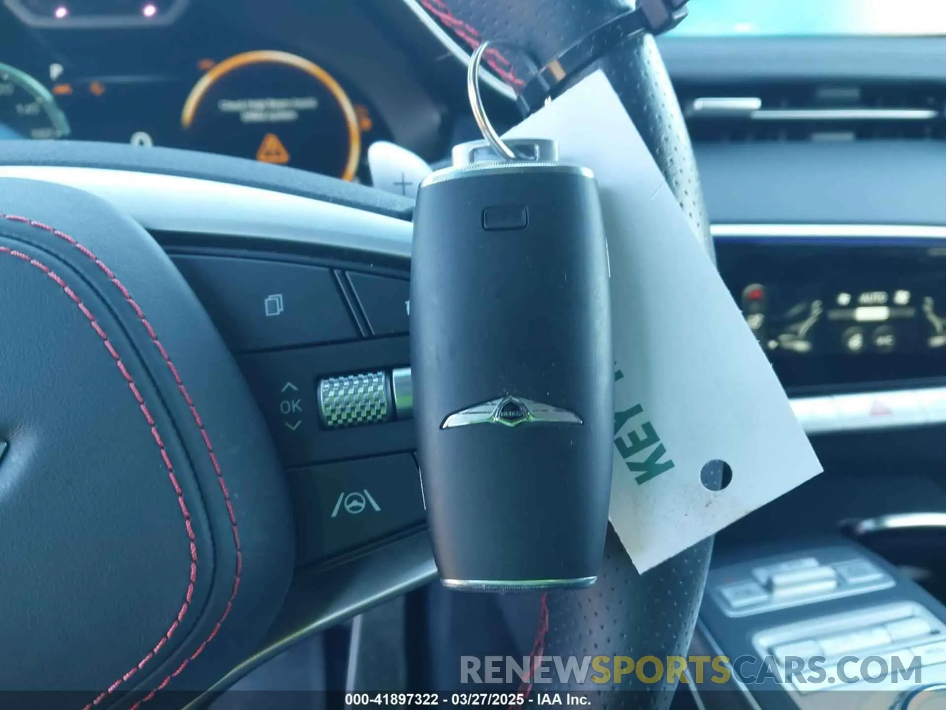 11 fotografías del automóvil dañado KMUMADTB4PU102310 GENESIS GV70 2023