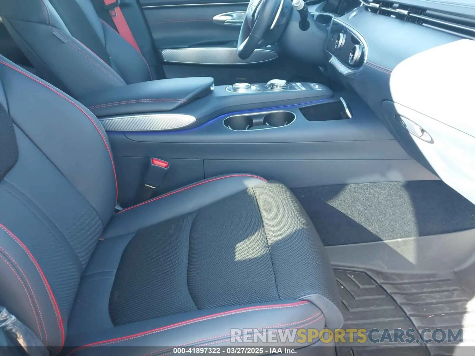 5 fotografías del automóvil dañado KMUMADTB4PU102310 GENESIS GV70 2023