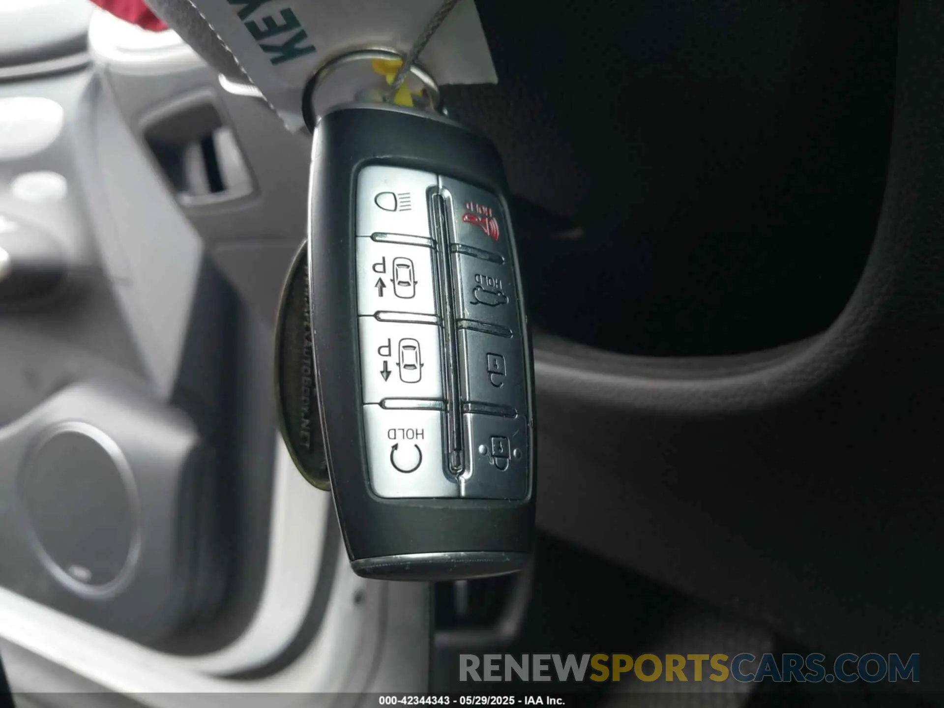 11 fotografías del automóvil dañado KMUMADTB6PU121652 GENESIS GV70 2023