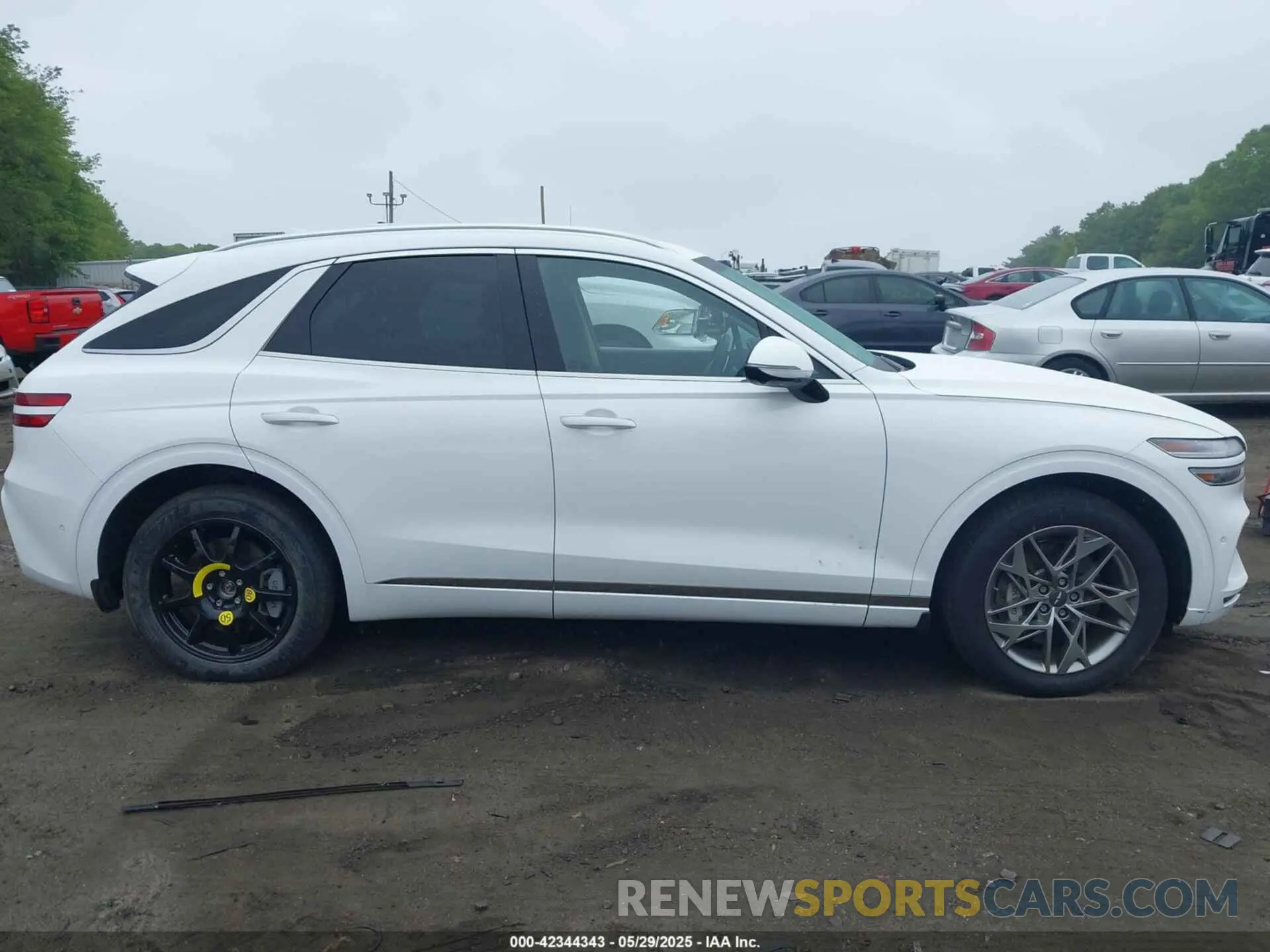 13 fotografías del automóvil dañado KMUMADTB6PU121652 GENESIS GV70 2023