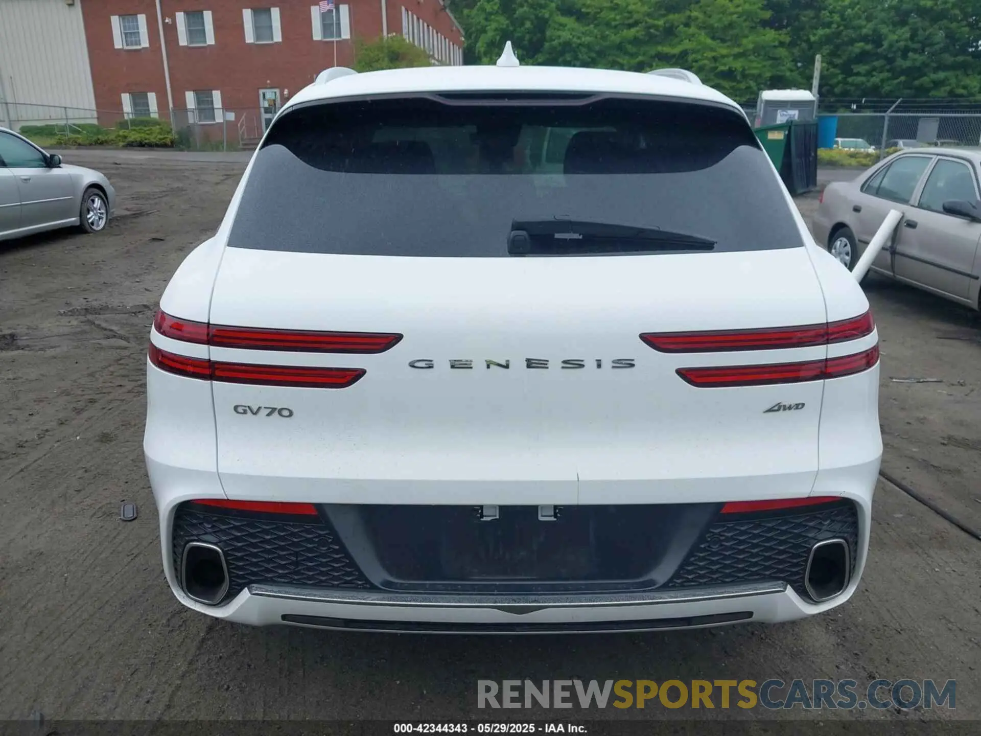 16 fotografías del automóvil dañado KMUMADTB6PU121652 GENESIS GV70 2023