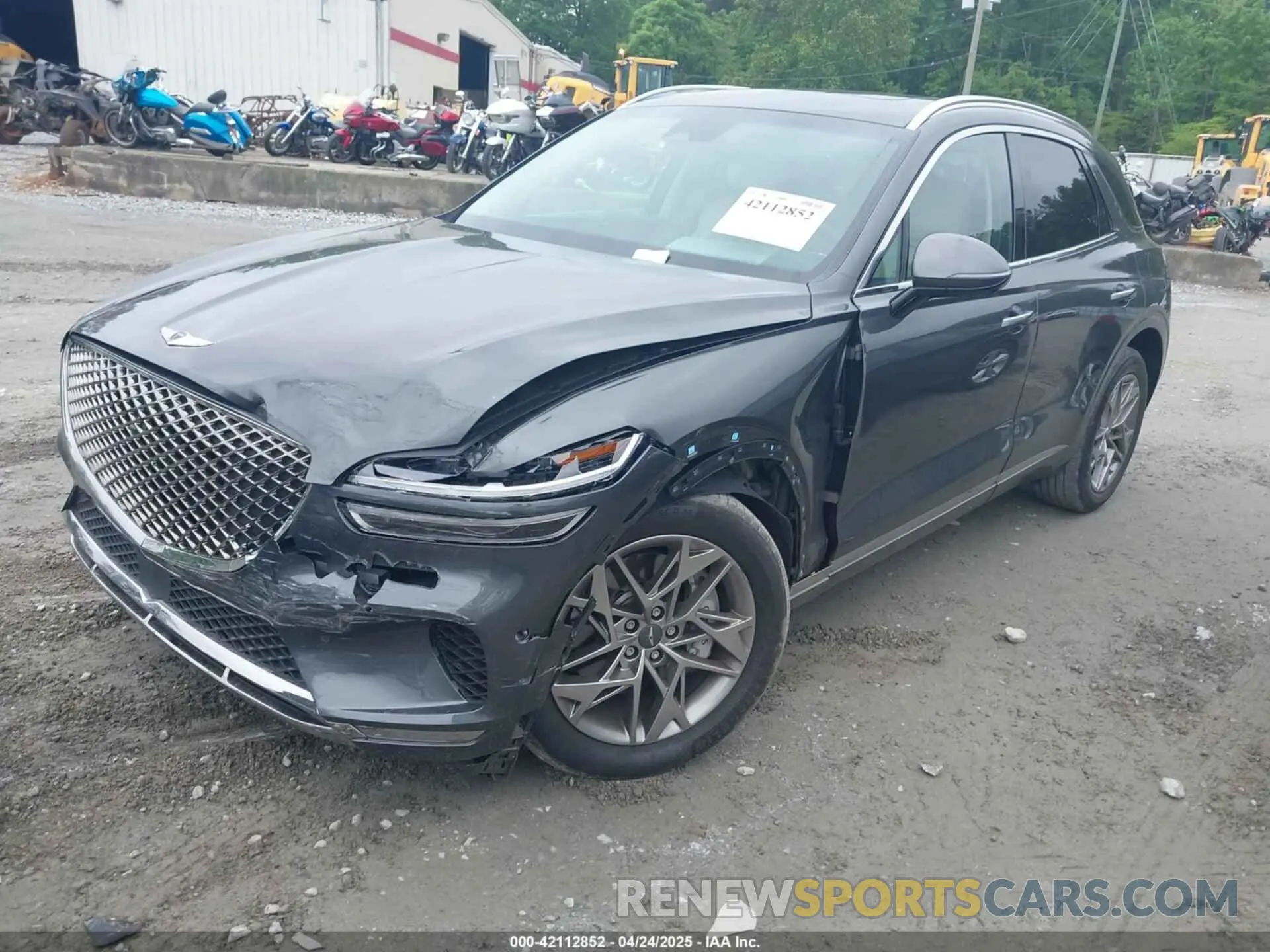 2 fotografías del automóvil dañado KMUMADTB7PU103287 GENESIS GV70 2023