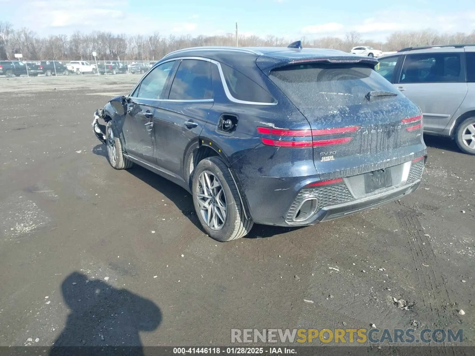 3 fotografías del automóvil dañado KMUMADTB8PU129798 GENESIS GV70 2023