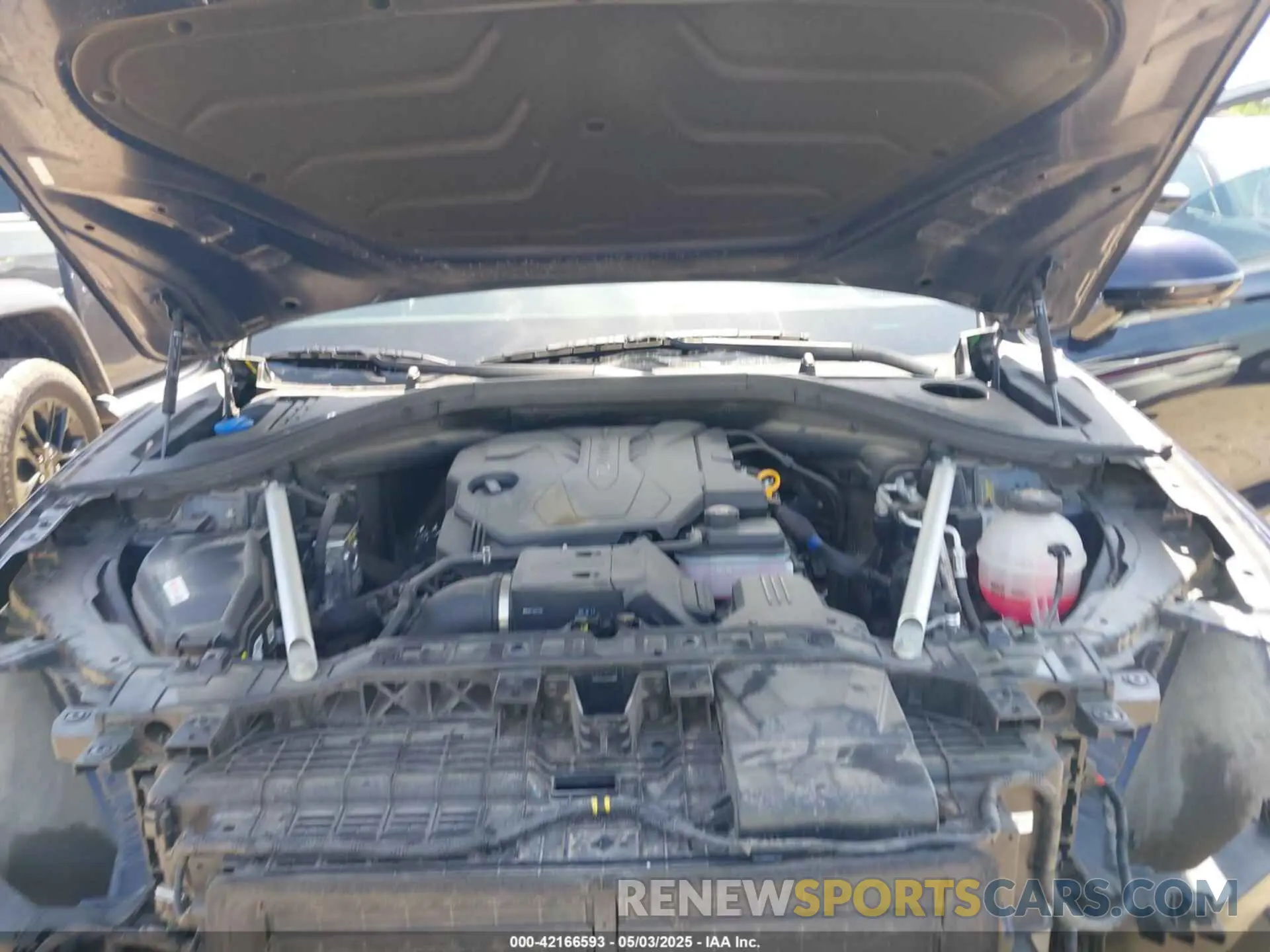 10 fotografías del automóvil dañado KMUMADTB8PU132393 GENESIS GV70 2023