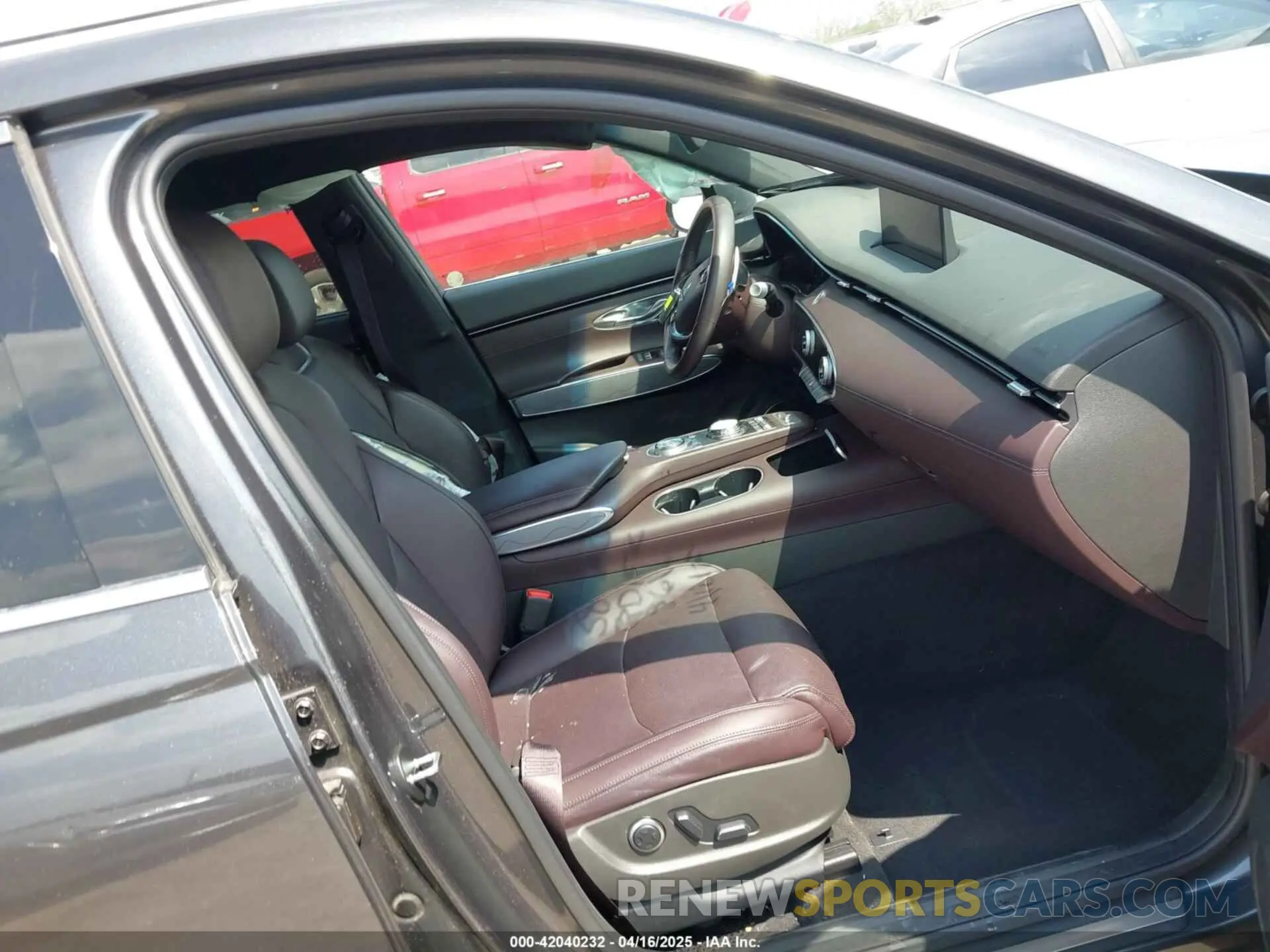 5 fotografías del automóvil dañado KMUMADTB9PU084936 GENESIS GV70 2023