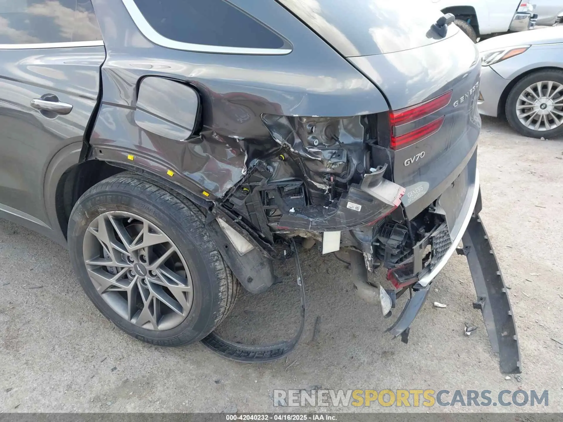 6 fotografías del automóvil dañado KMUMADTB9PU084936 GENESIS GV70 2023