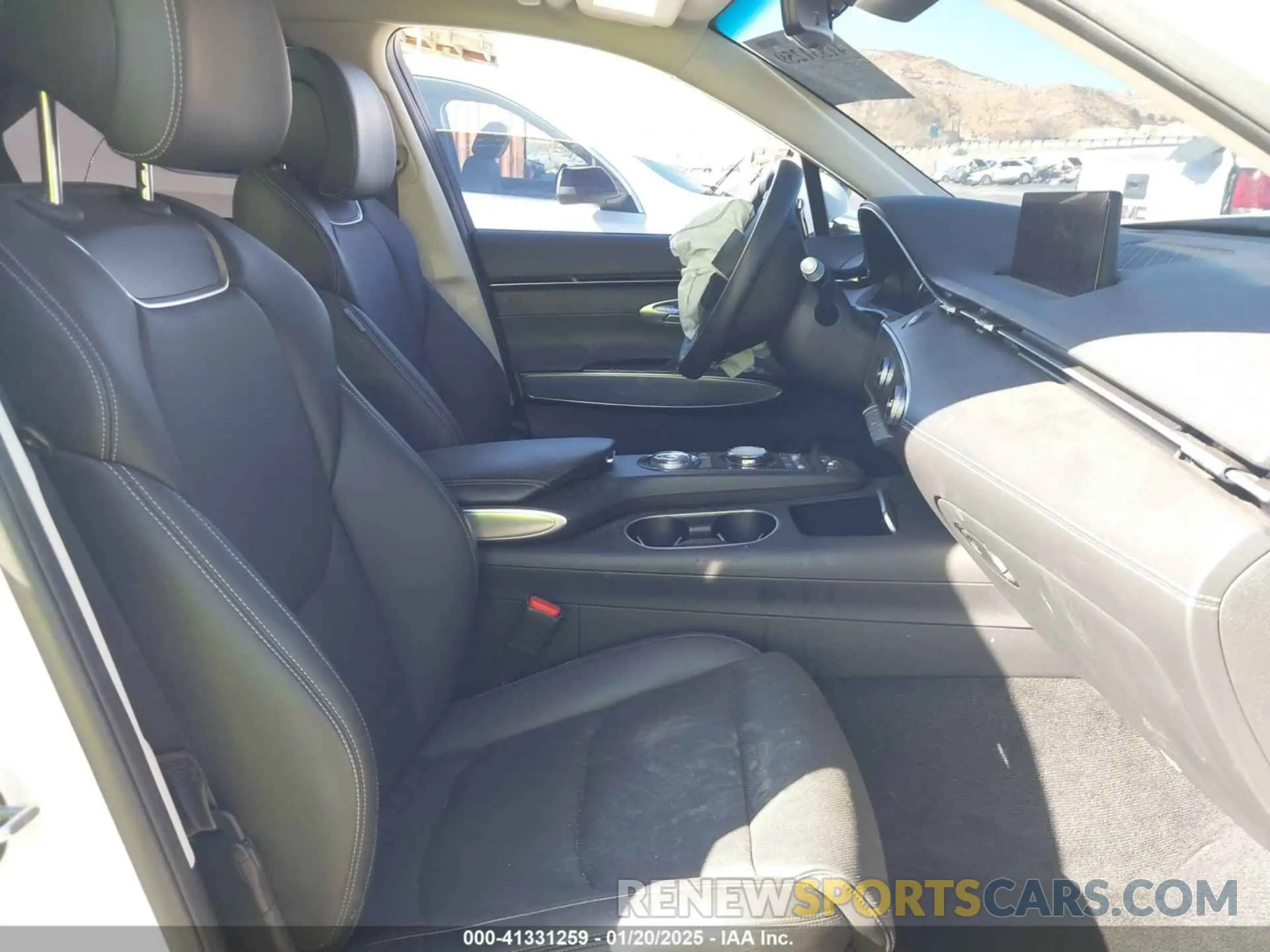 5 fotografías del automóvil dañado KMUMADTBXPU081740 GENESIS GV70 2023