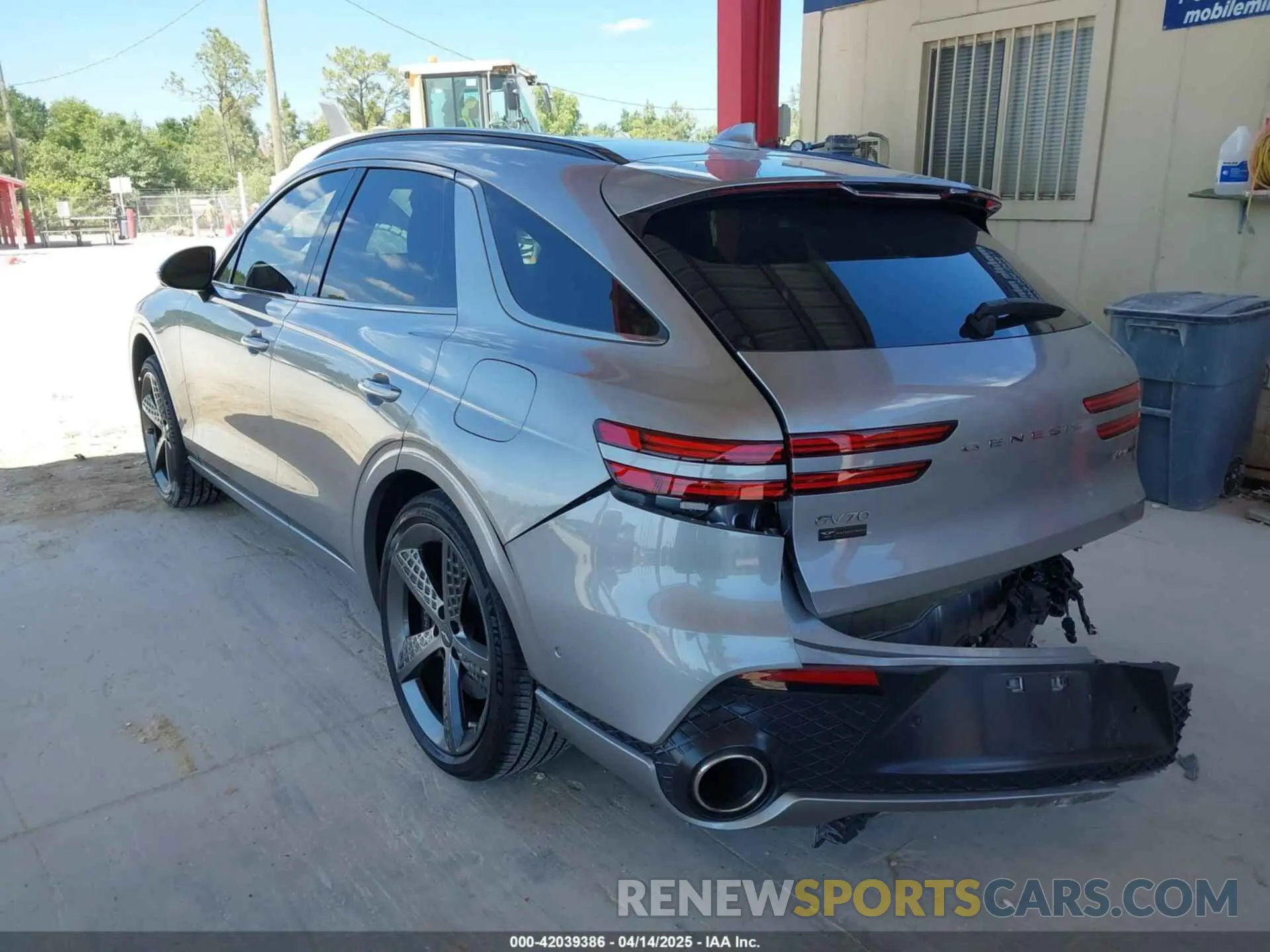 3 fotografías del automóvil dañado KMUMCDTC4PU098990 GENESIS GV70 2023