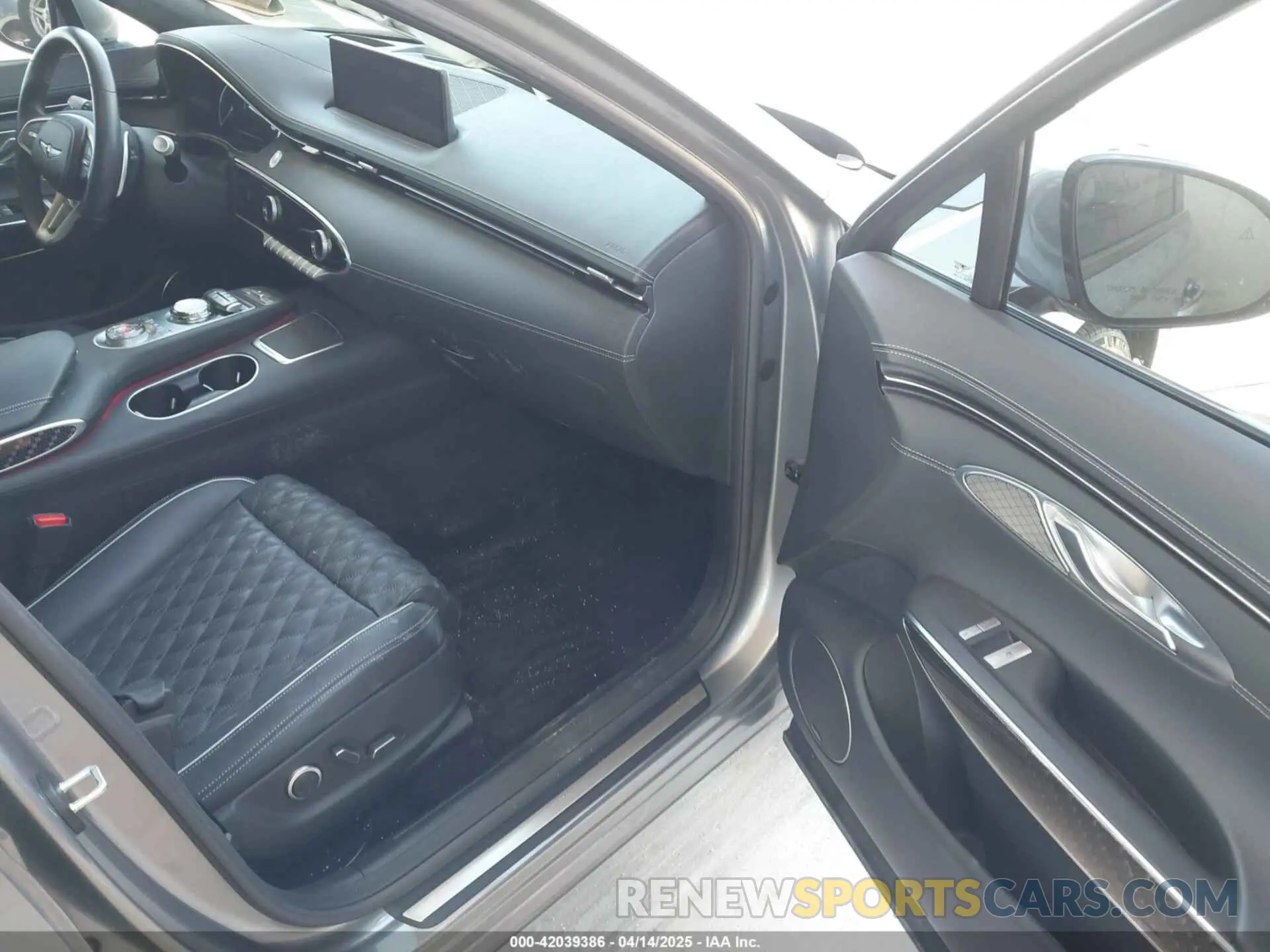 5 fotografías del automóvil dañado KMUMCDTC4PU098990 GENESIS GV70 2023