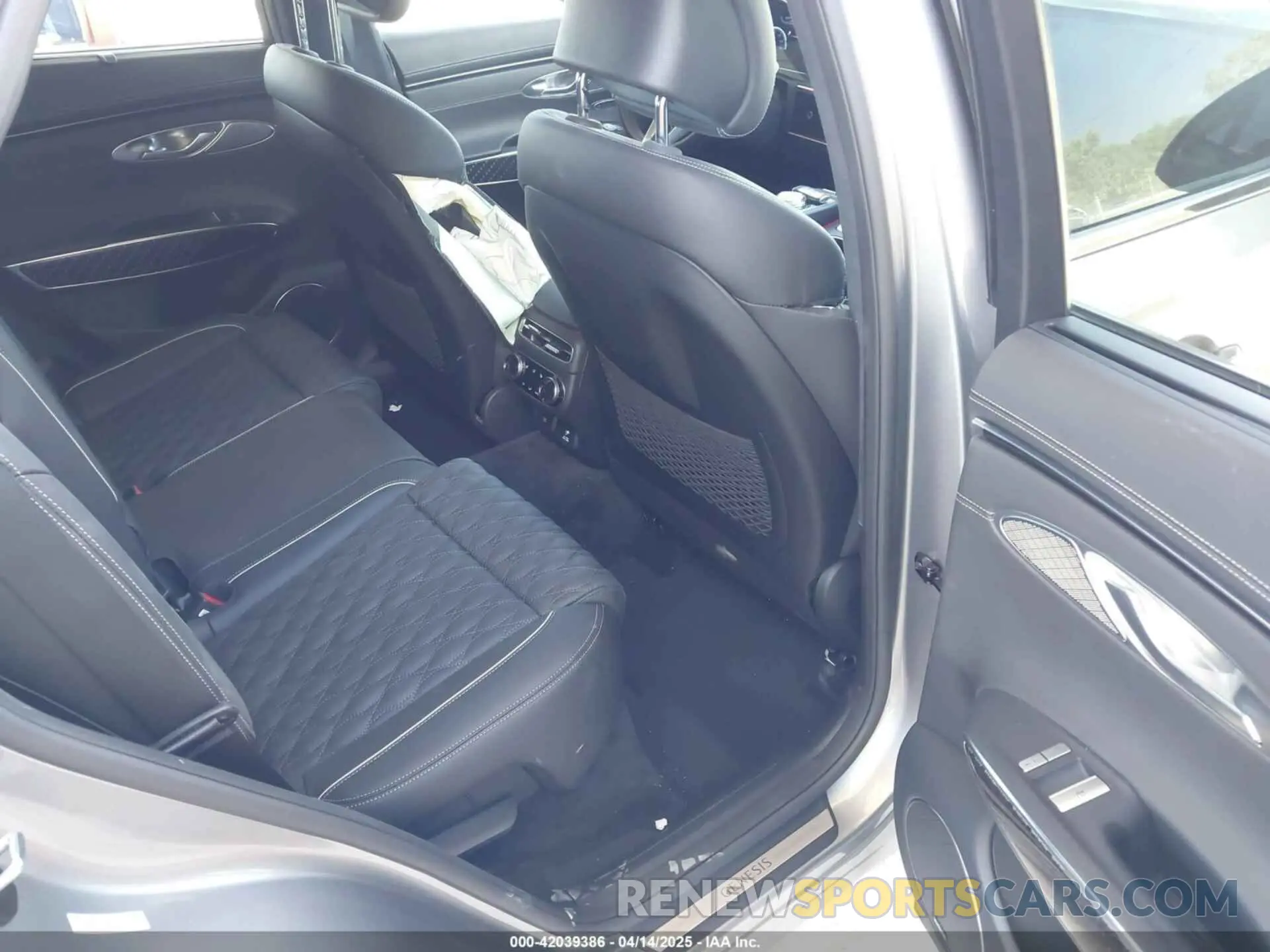 8 fotografías del automóvil dañado KMUMCDTC4PU098990 GENESIS GV70 2023