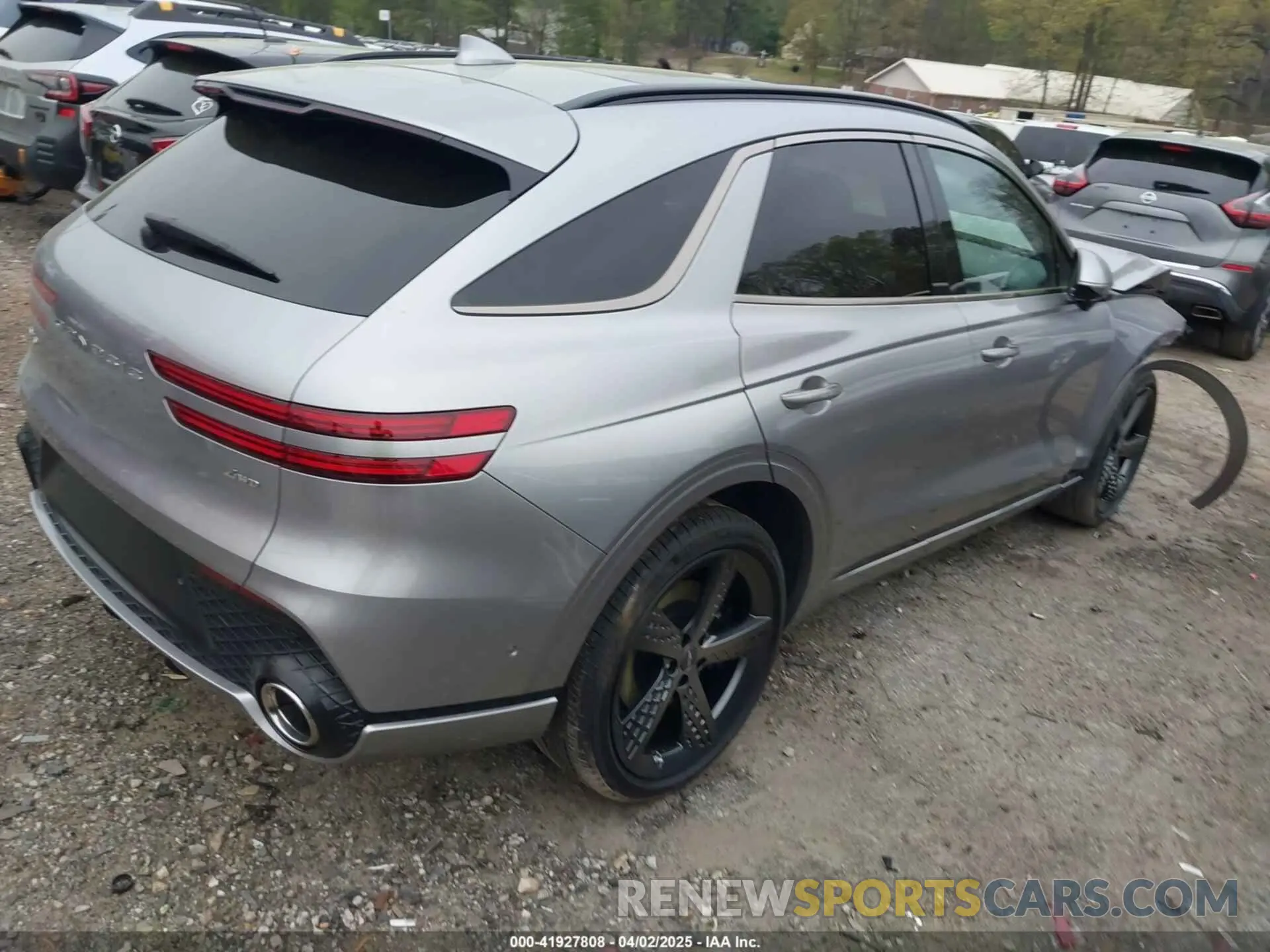 4 fotografías del automóvil dañado 5NMMADTB3RH008657 GENESIS GV70 2024
