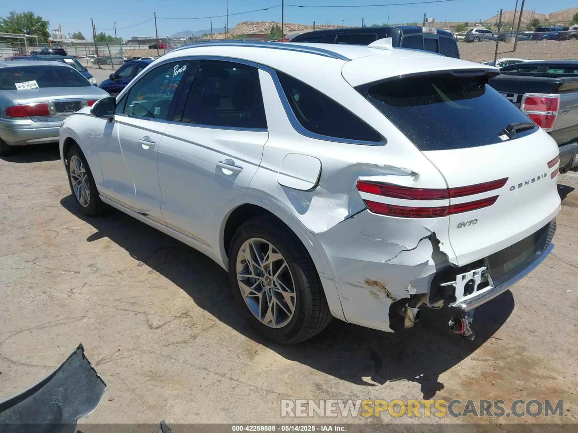 3 fotografías del automóvil dañado 5NMMADTB0SH034672 GENESIS GV70 2025