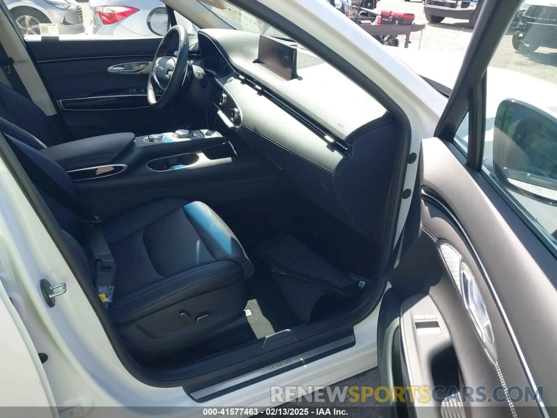 5 fotografías del automóvil dañado 5NMMADTB1SH024717 GENESIS GV70 2025