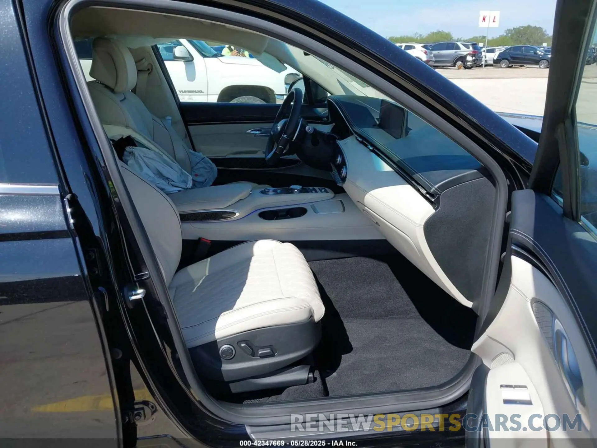 5 fotografías del automóvil dañado 5NMMCDTC2SH026768 GENESIS GV70 2025