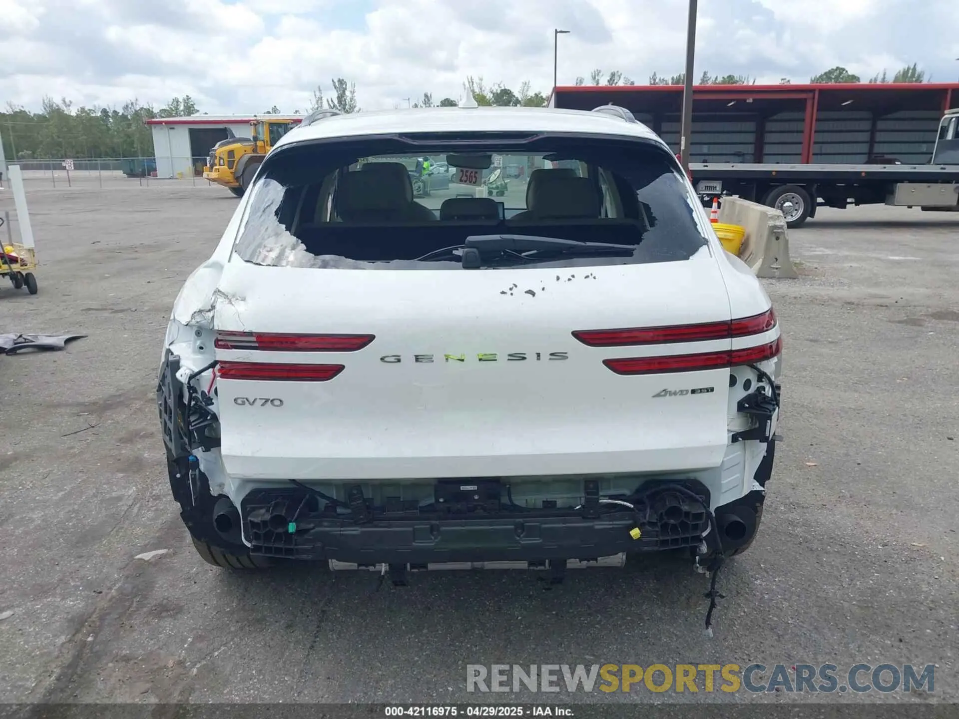 16 fotografías del automóvil dañado 5NMMCDTC3SH033082 GENESIS GV70 2025