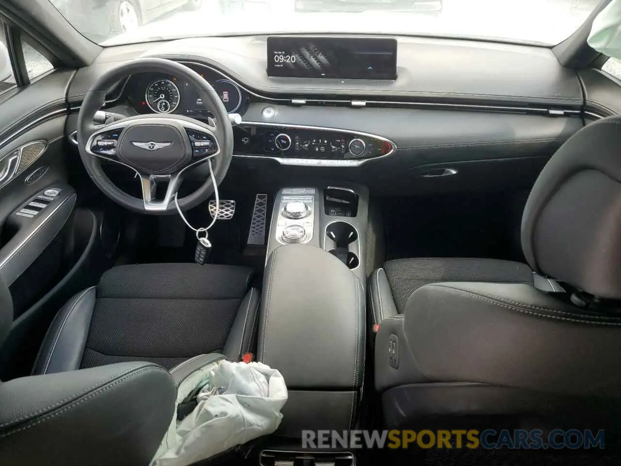 8 fotografías del automóvil dañado KMUMADTB0NU058027 GENESIS GV70 BASE 2022
