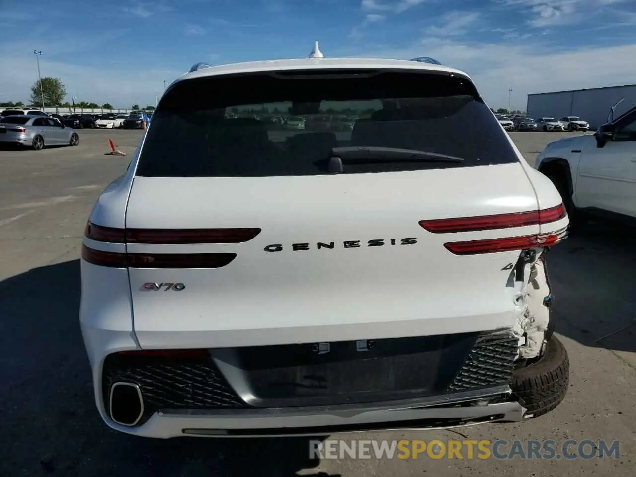 6 fotografías del automóvil dañado KMUMADTB5NU043992 GENESIS GV70 BASE 2022