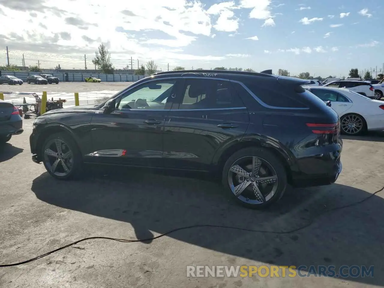 2 fotografías del automóvil dañado KMUMADTB8NU033506 GENESIS GV70 BASE 2022