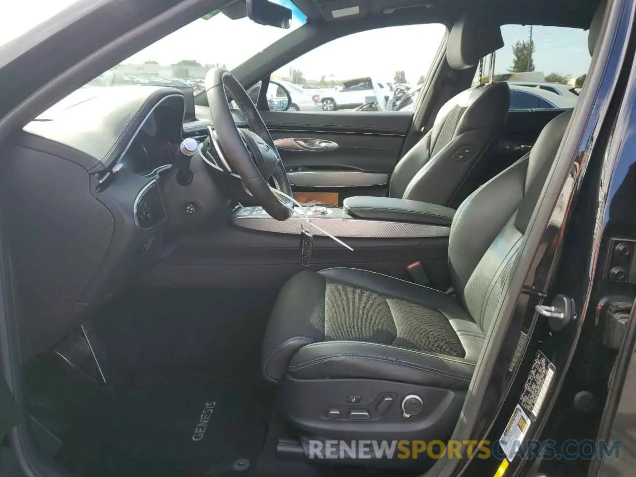 7 fotografías del automóvil dañado KMUMADTB8NU033506 GENESIS GV70 BASE 2022