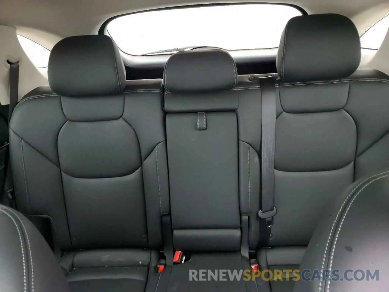 10 fotografías del automóvil dañado KMUMADTB4PU108379 GENESIS GV70 BASE 2023