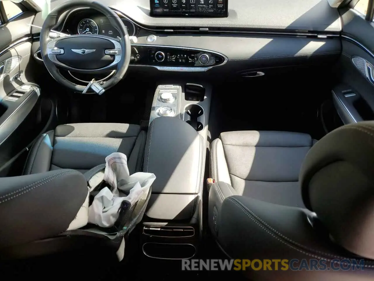 8 fotografías del automóvil dañado KMUMADTB5PU085517 GENESIS GV70 BASE 2023