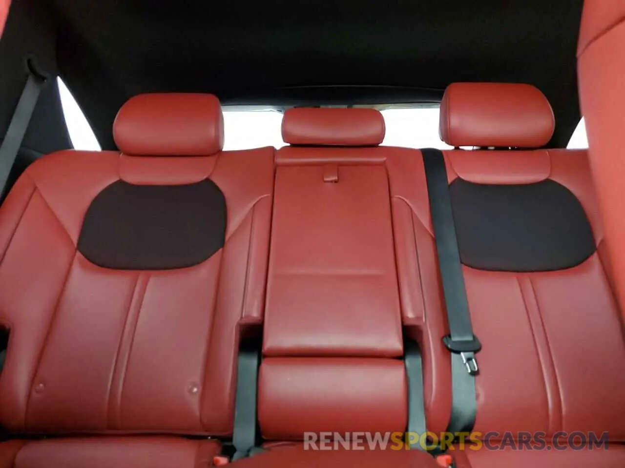 10 fotografías del automóvil dañado KMUMADTB5PU117687 GENESIS GV70 BASE 2023