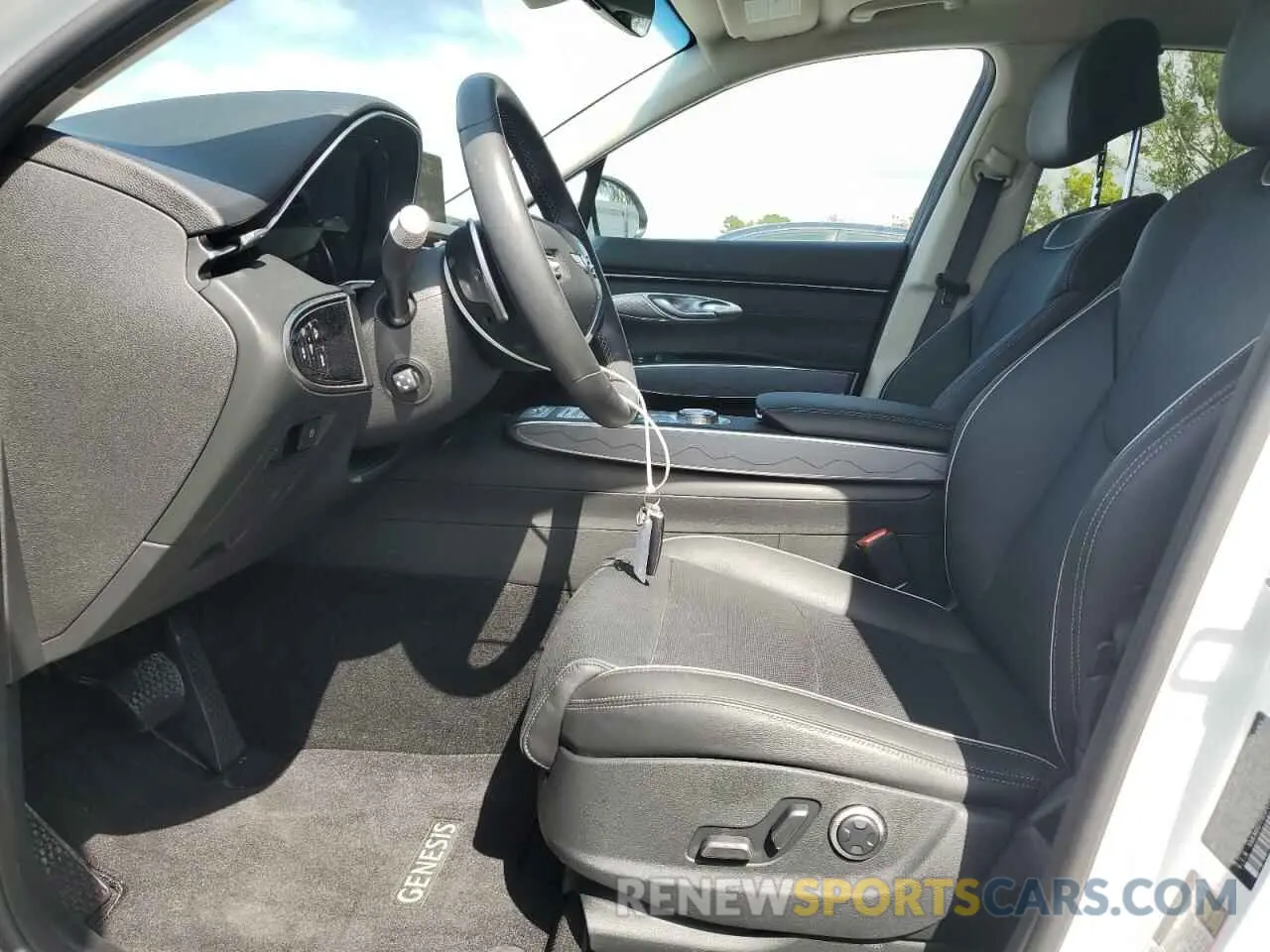 7 fotografías del automóvil dañado KMUMADTB5PU135946 GENESIS GV70 BASE 2023