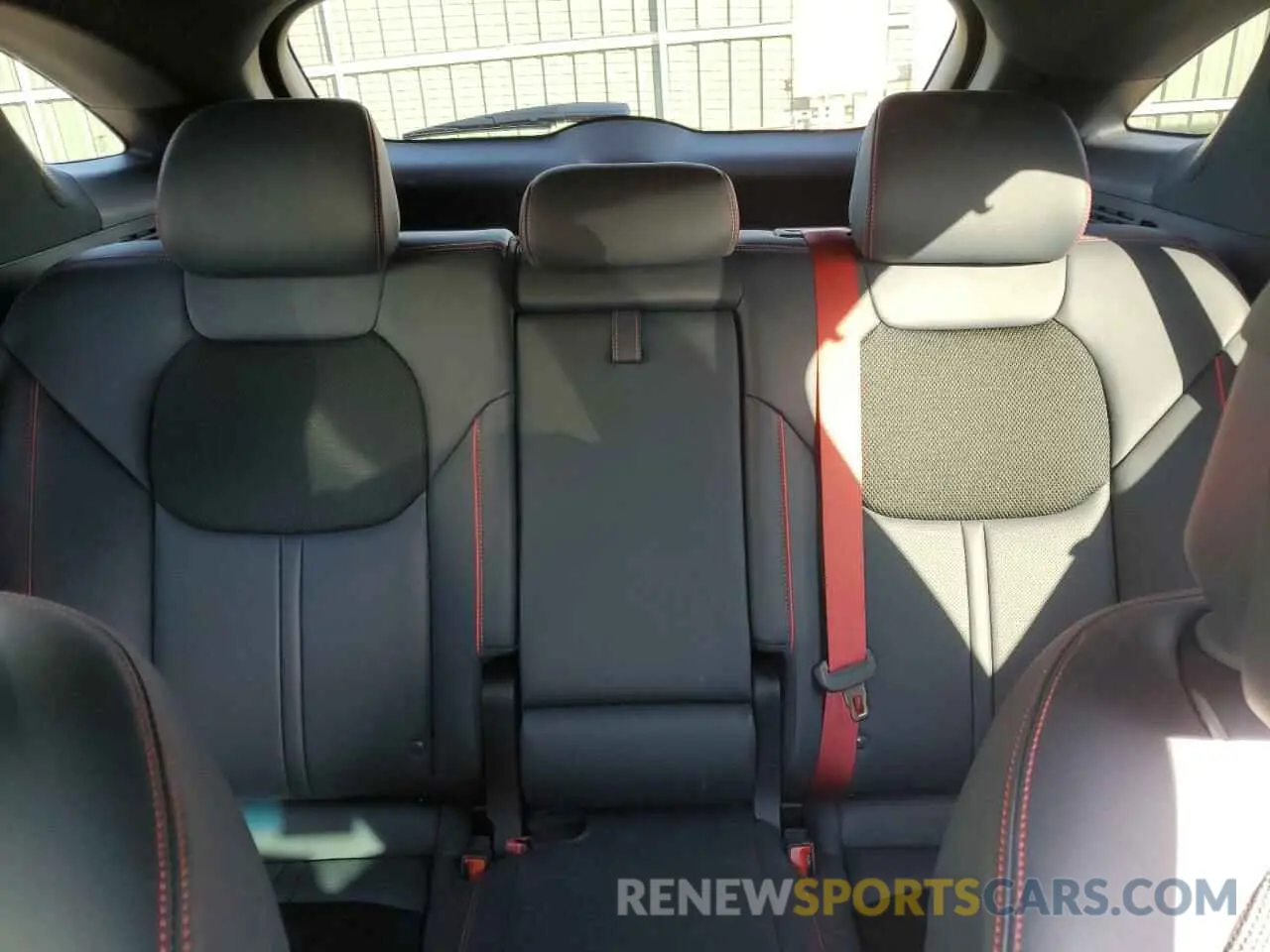 10 fotografías del automóvil dañado KMUMADTB8PU116064 GENESIS GV70 BASE 2023