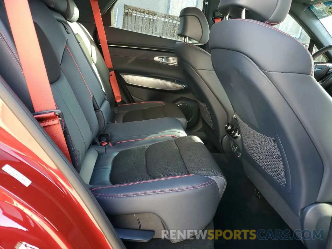 11 fotografías del automóvil dañado KMUMADTB8PU116064 GENESIS GV70 BASE 2023