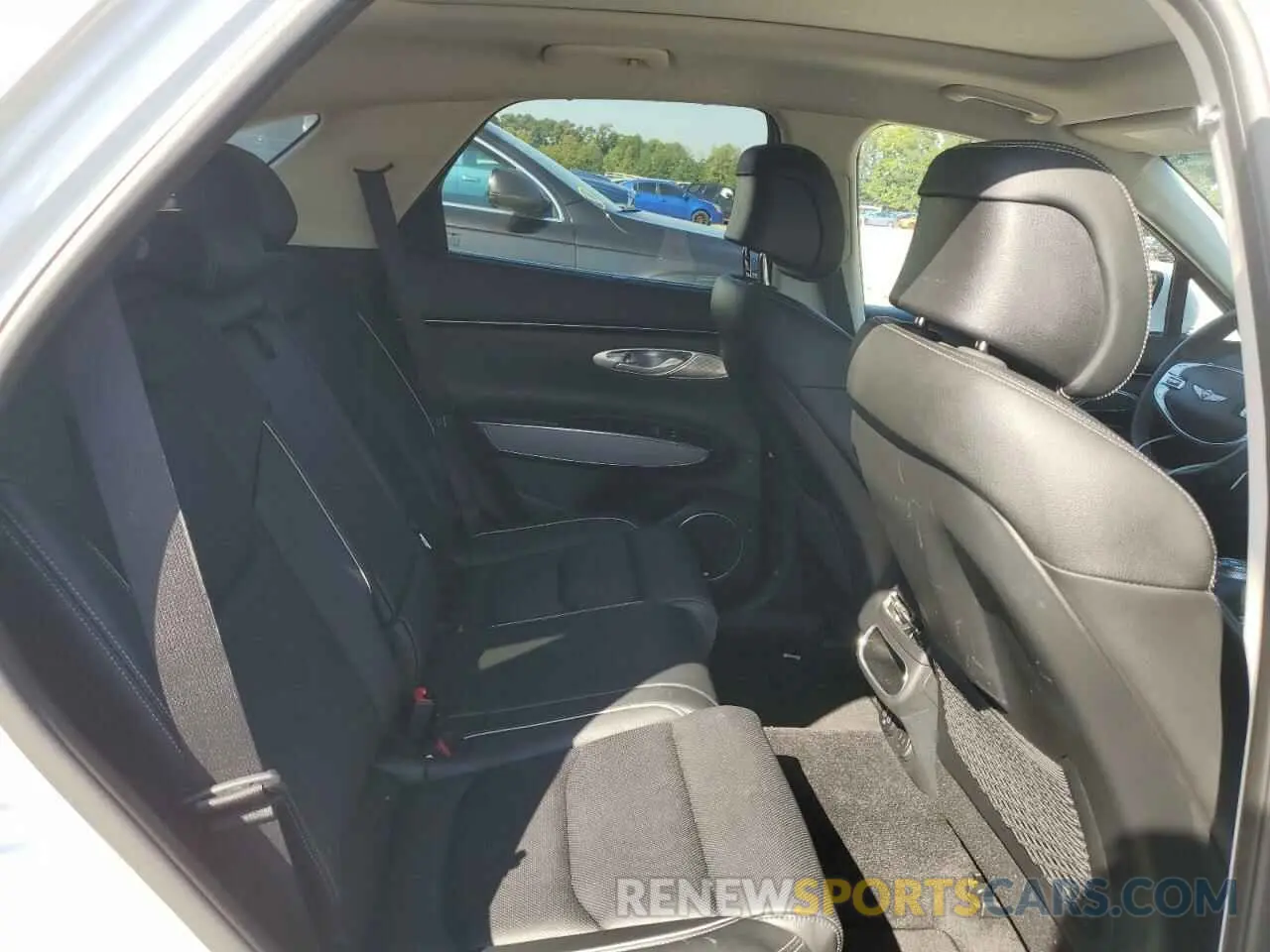11 fotografías del automóvil dañado KMUMADTBXPU126627 GENESIS GV70 BASE 2023