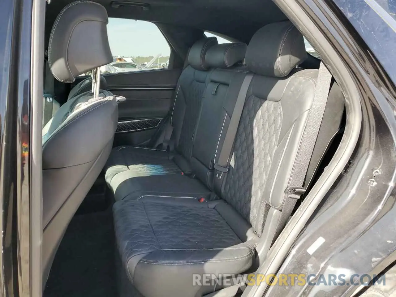 11 fotografías del automóvil dañado KMUMCDTC8PU114818 GENESIS GV70 BASE 2023