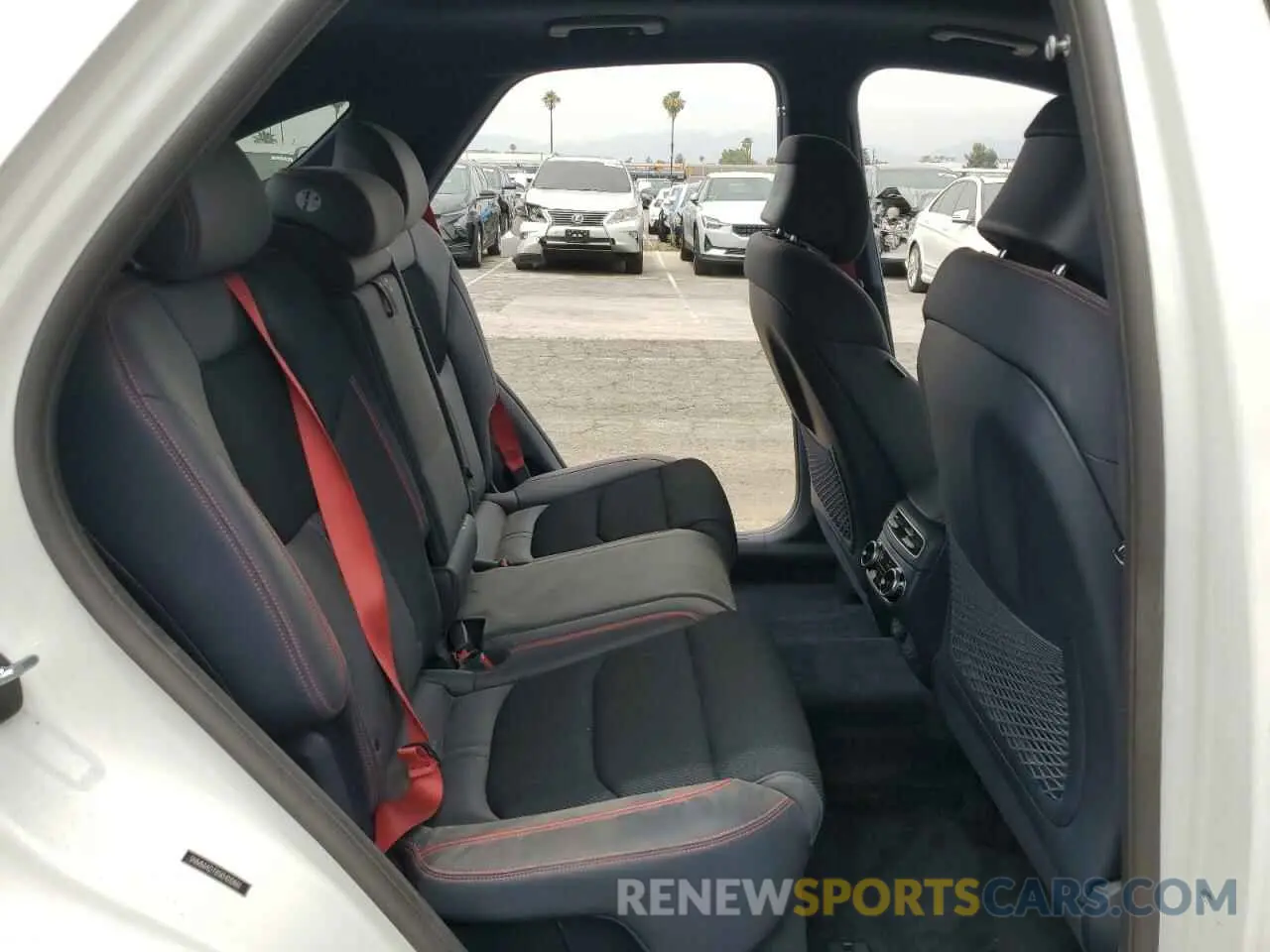11 fotografías del automóvil dañado 5NMMADTB5RH010880 GENESIS GV70 BASE 2024