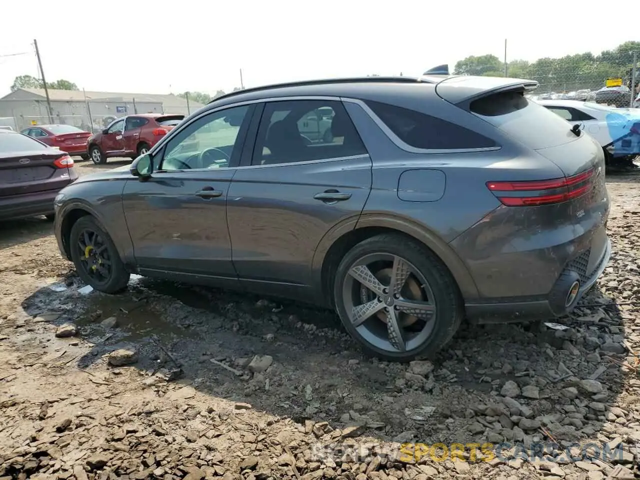 2 fotografías del automóvil dañado 5NMMCDTC4RH016527 GENESIS GV70 BASE 2024