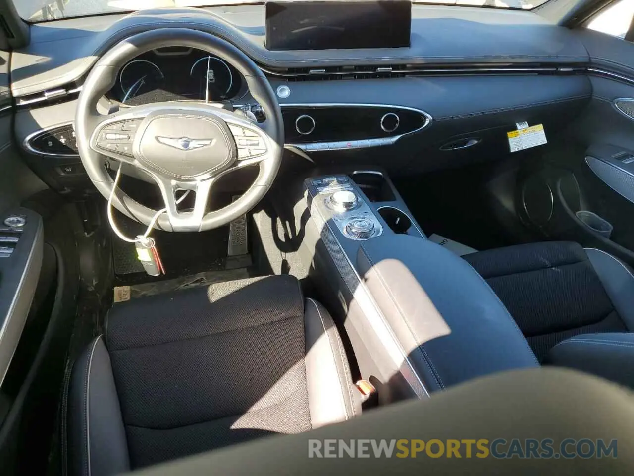 8 fotografías del automóvil dañado KMUMADTB6SU173906 GENESIS GV70 BASE 2025