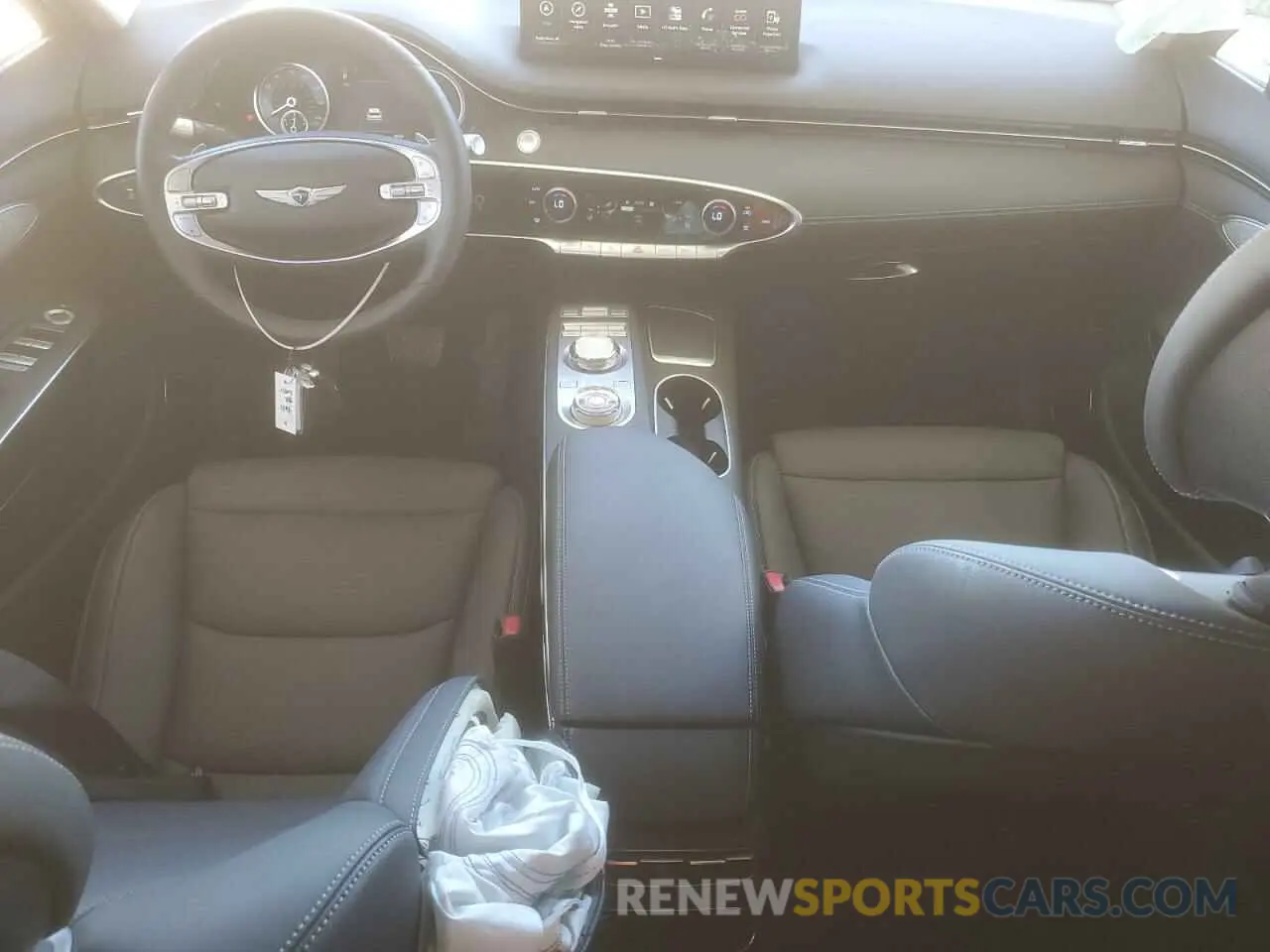 8 fotografías del automóvil dañado KMUMADTB9SU199349 GENESIS GV70 BASE 2025
